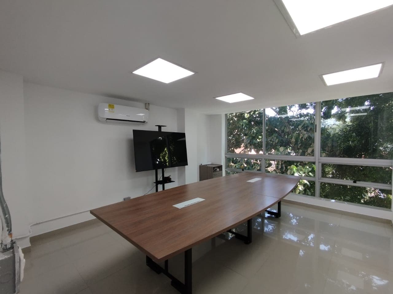 Oficina en arriendo en Suramericana, Laureles, Medellín — foto 2 de 9