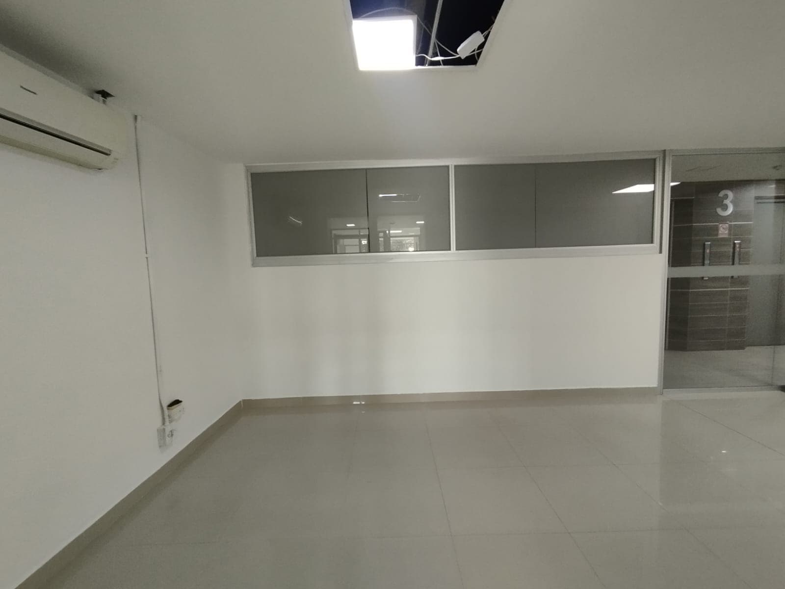 Oficina en arriendo en Suramericana, Laureles, Medellín — foto 2 de 15