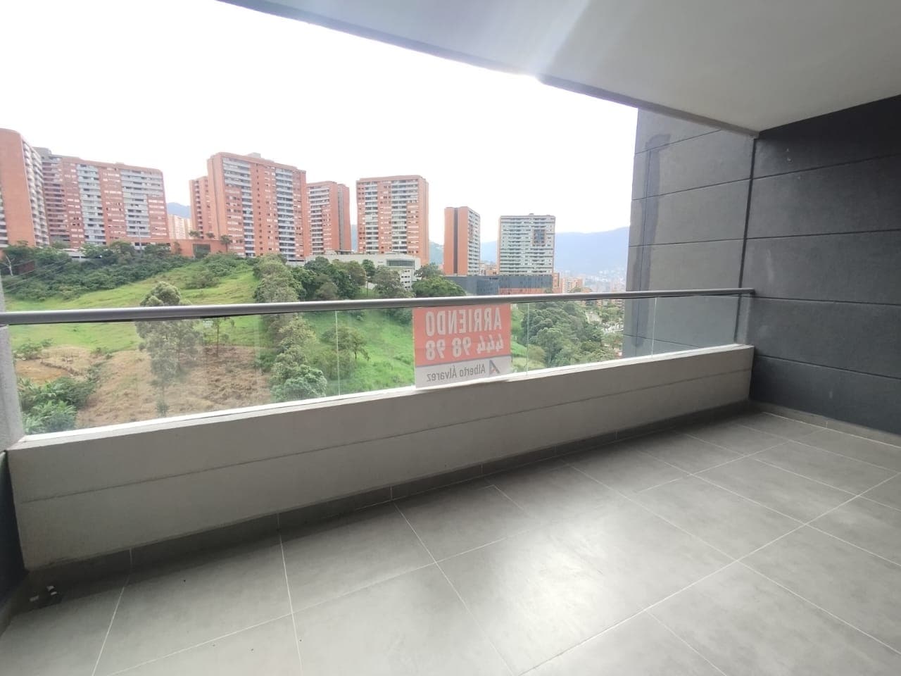 Apartamento en arriendo en Loma Del Escobero, Envigado — foto 1 de 20