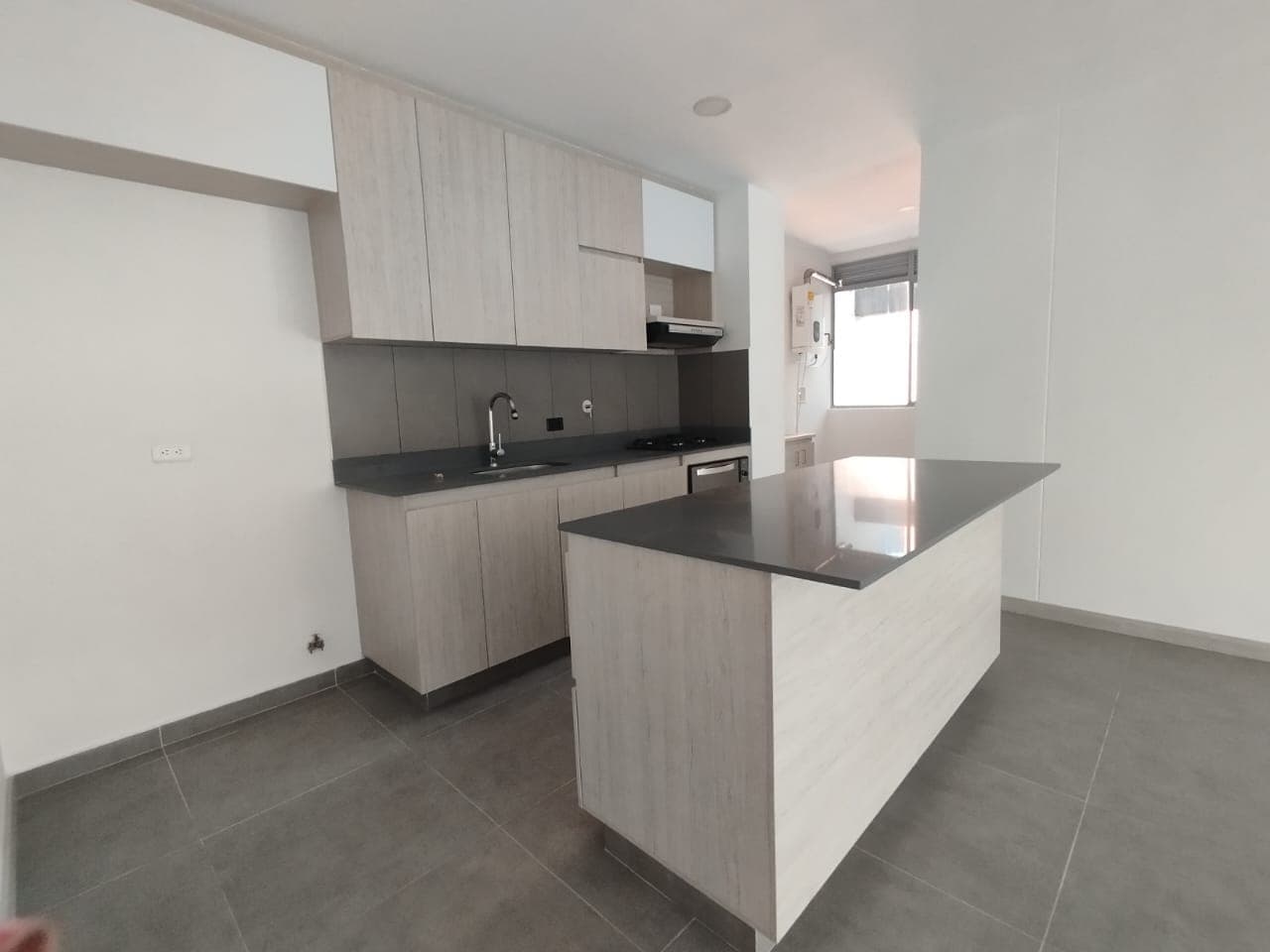 Apartamento en arriendo en Loma Del Escobero, Envigado — foto 3 de 20