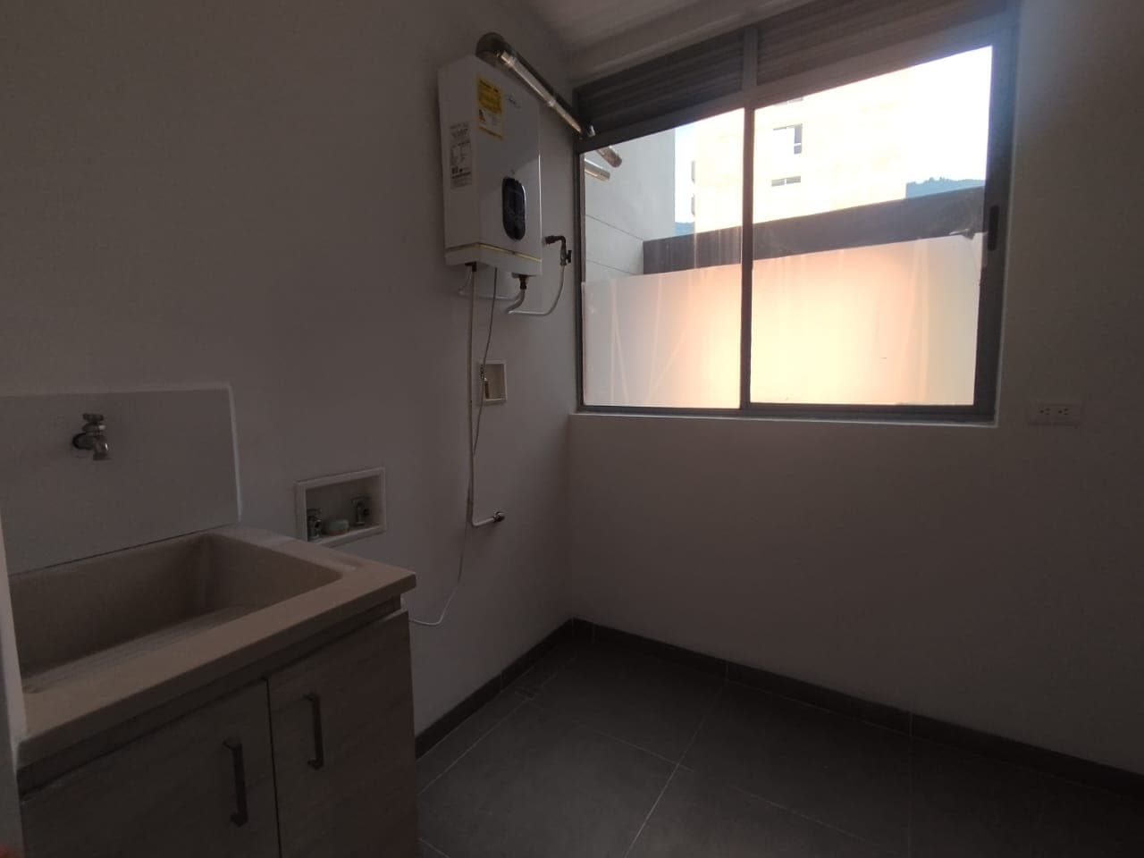 Apartamento en arriendo en Loma Del Escobero, Envigado — foto 5 de 20
