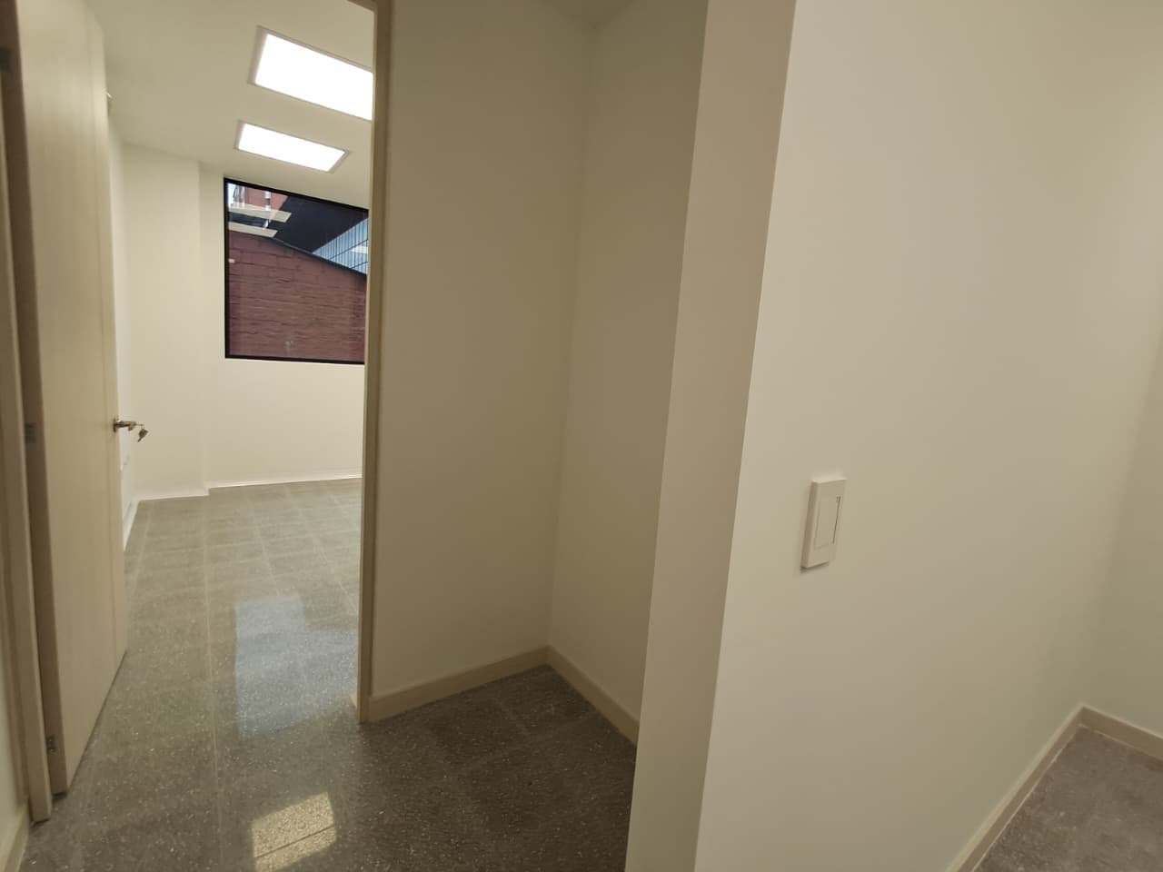 Oficina en arriendo en Los Colores, Laureles, Medellín — foto 2 de 20