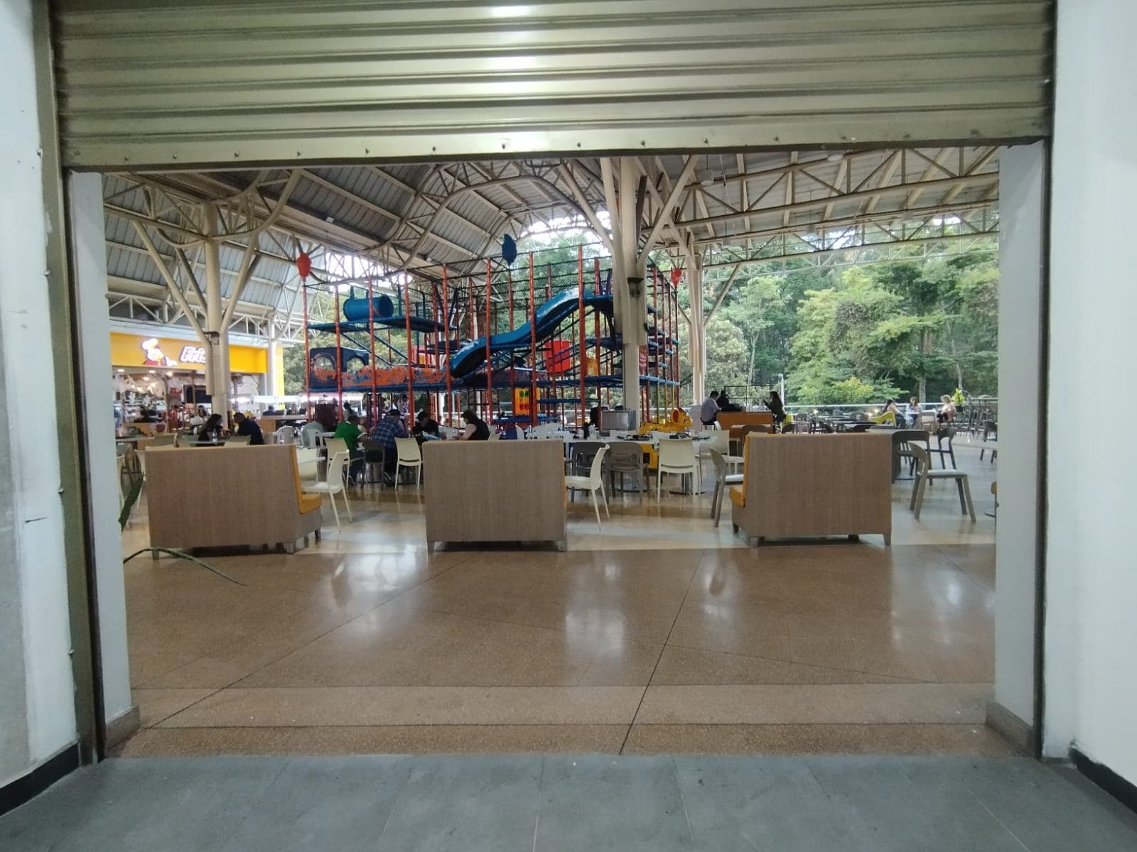 Local en arriendo en Suramérica La, La Estrella — foto 2 de 10