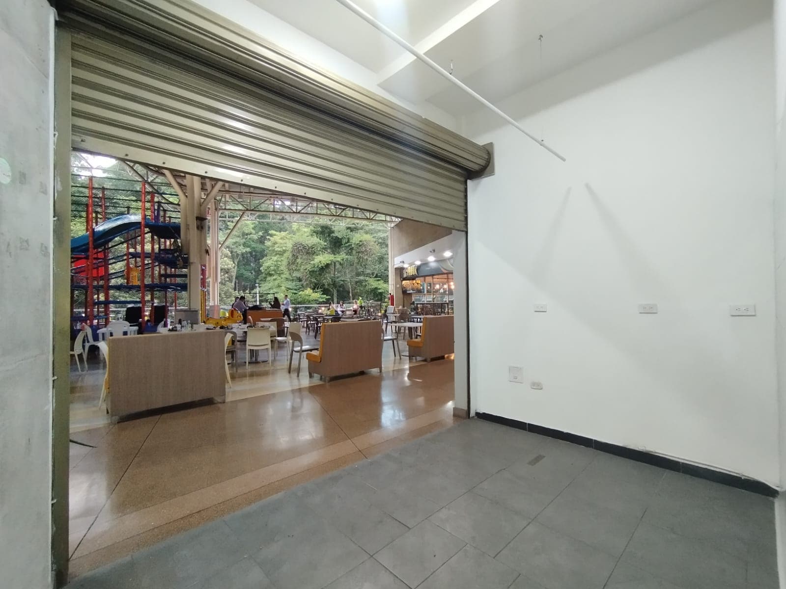 Local en arriendo en Suramérica La, La Estrella — foto 3 de 10