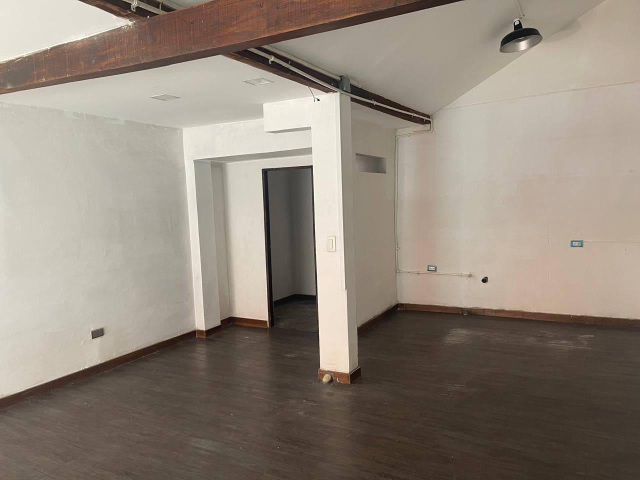 Local en arriendo en Barrio Mesa, Envigado — foto 1 de 19