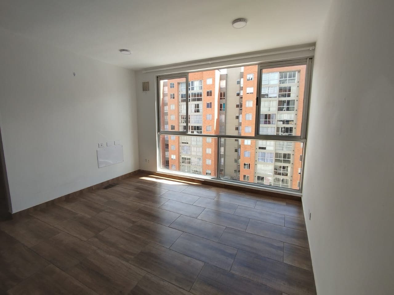 Apartamento en arriendo en Hayuelos, Fontibon, Bogotá, D.c. — foto 1 de 20
