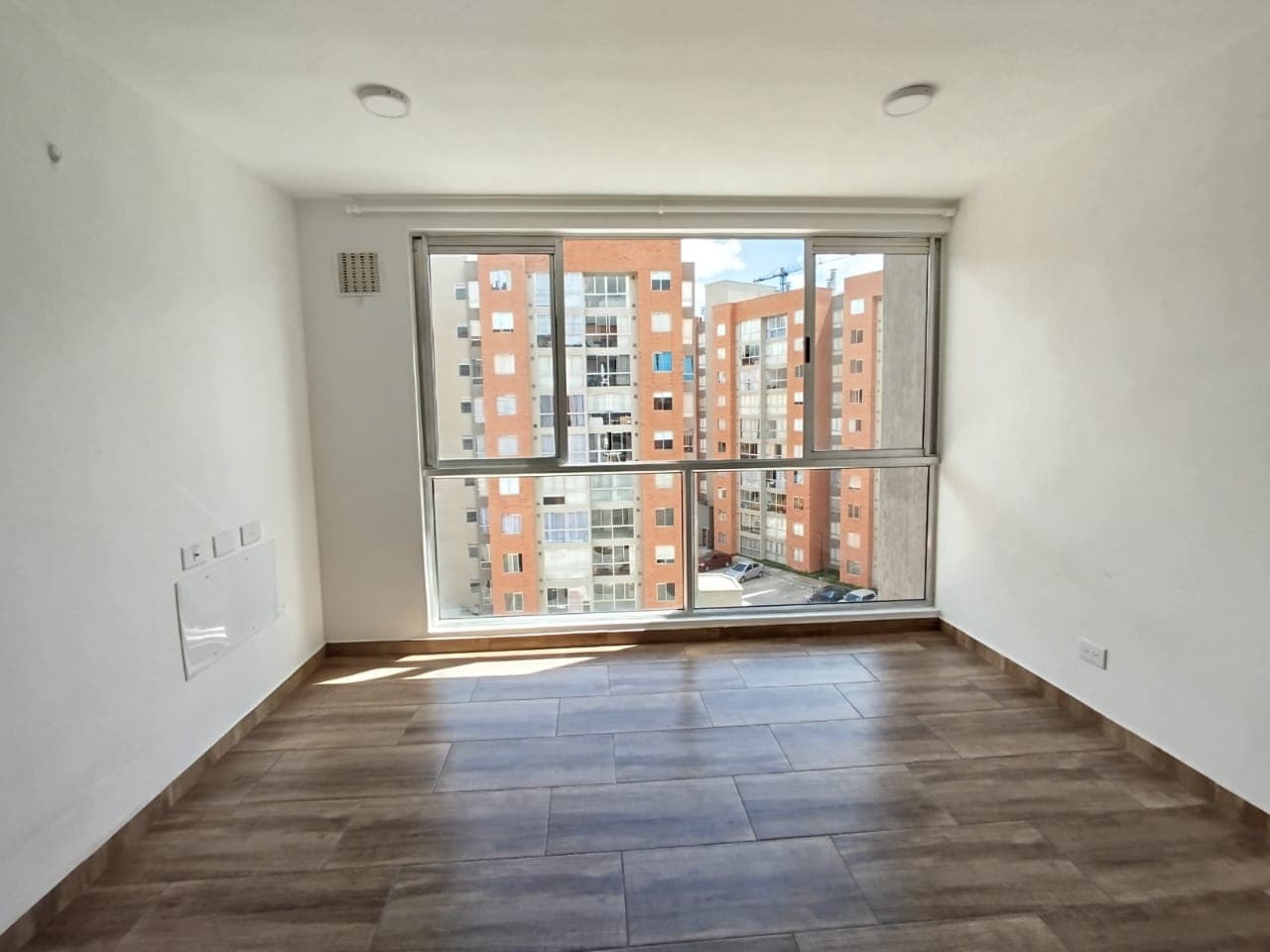 Apartamento en arriendo en Hayuelos, Fontibon, Bogotá, D.c. — foto 2 de 20