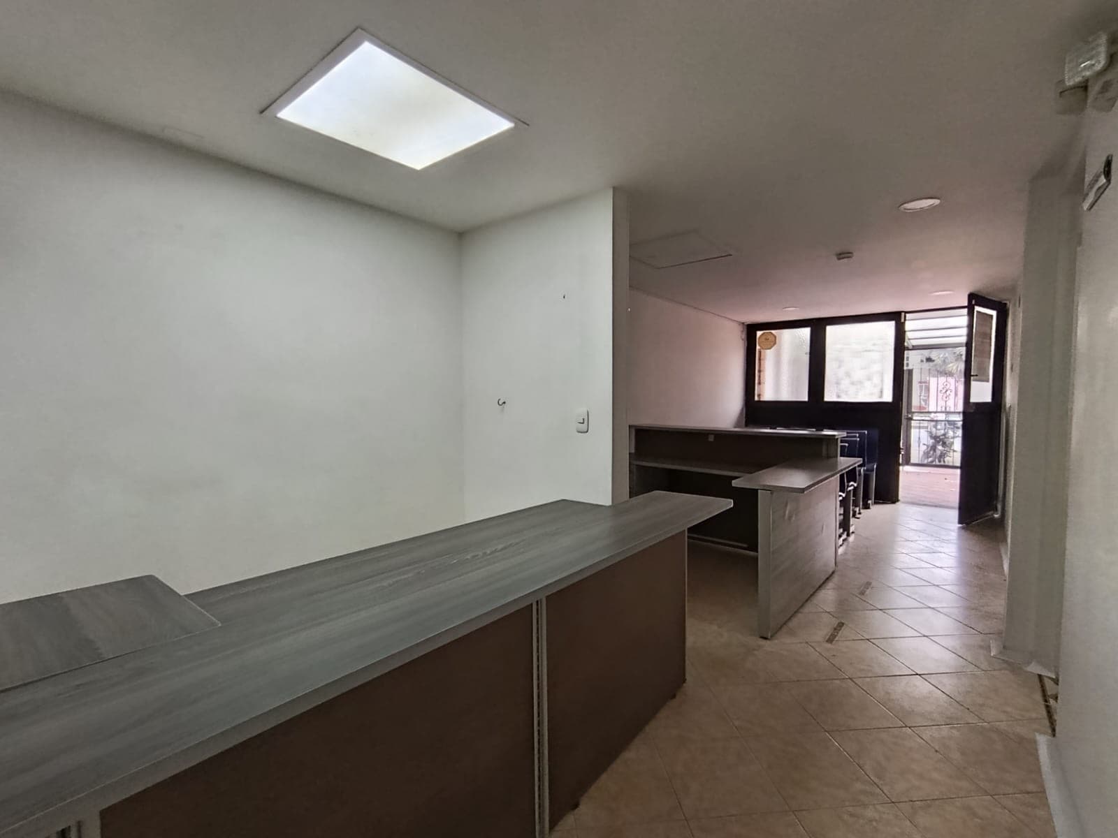 Casa Comercial en arriendo en Guayabal, Medellín — foto 1 de 20