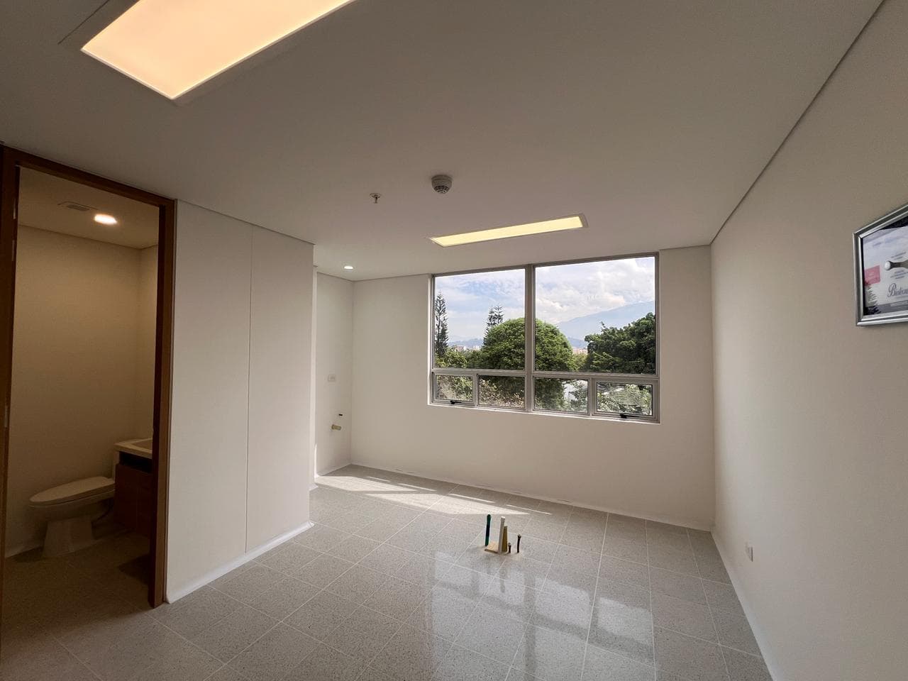 Consultorio en arriendo en El Velódromo, Laureles, Medellín — foto 2 de 9