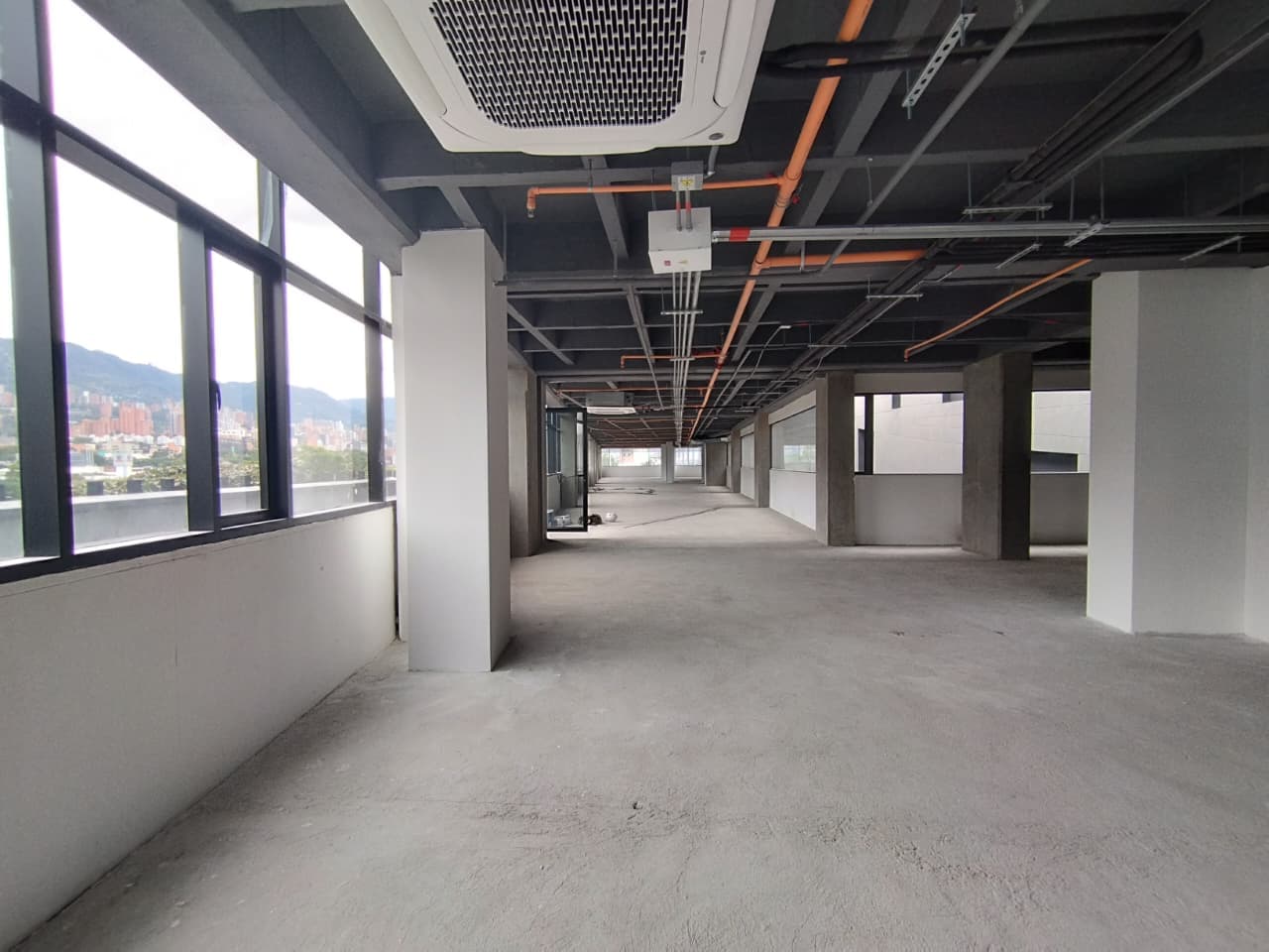 Oficina en arriendo en Guayabal, Medellín — foto 1 de 10