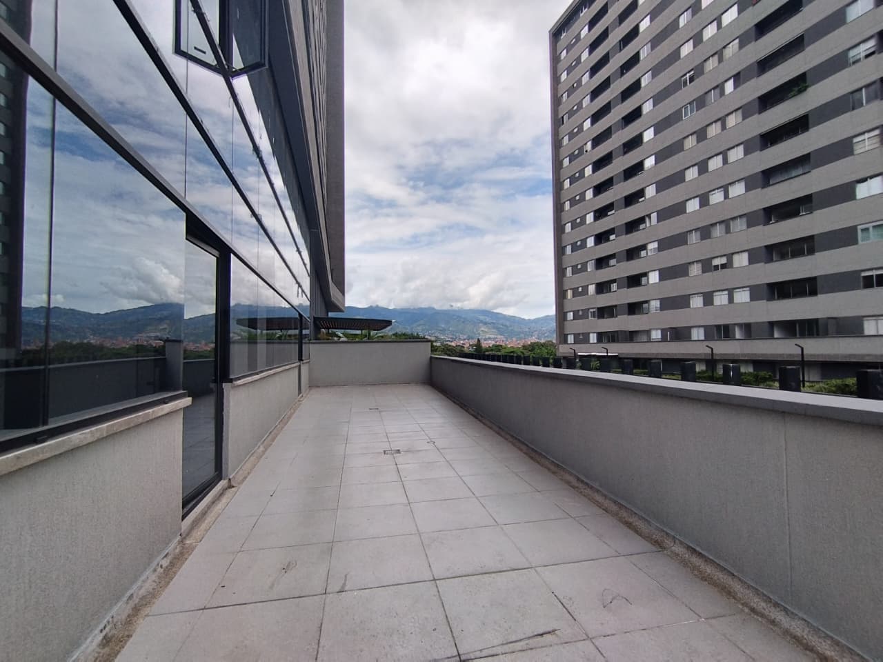 Oficina en arriendo en Guayabal, Medellín — foto 1 de 13