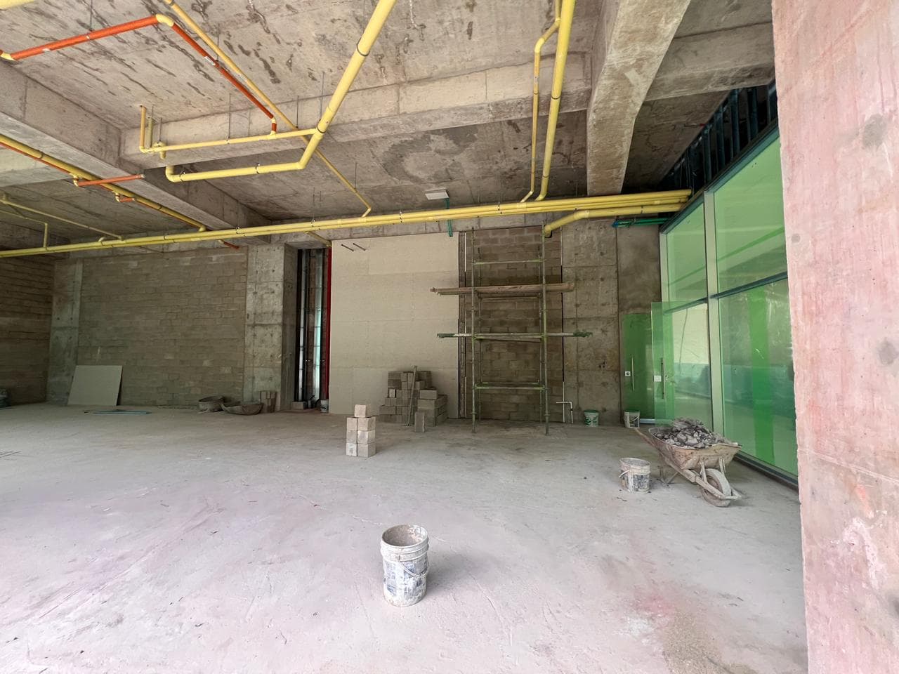Local en arriendo en El Velódromo, Laureles, Medellín — foto 2 de 15