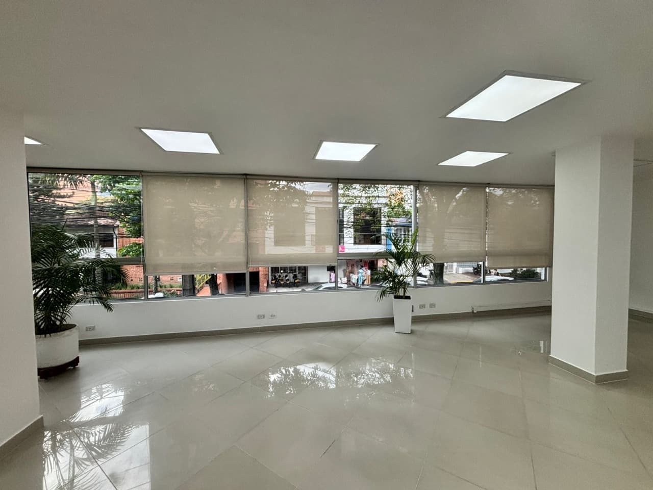 Oficina en arriendo en Suramericana, Laureles, Medellín — foto 1 de 13