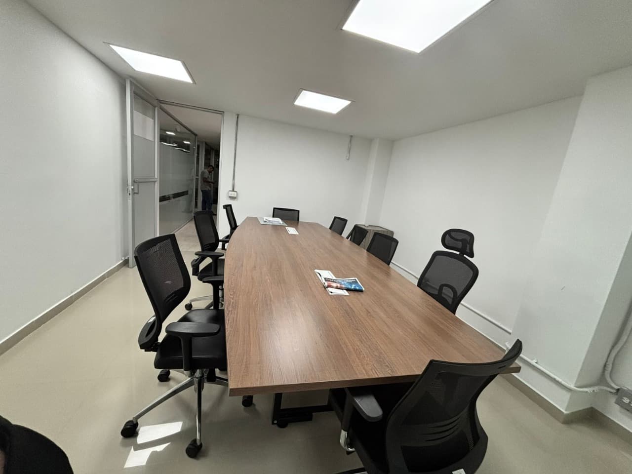 Oficina en arriendo en Suramericana, Laureles, Medellín — foto 3 de 9
