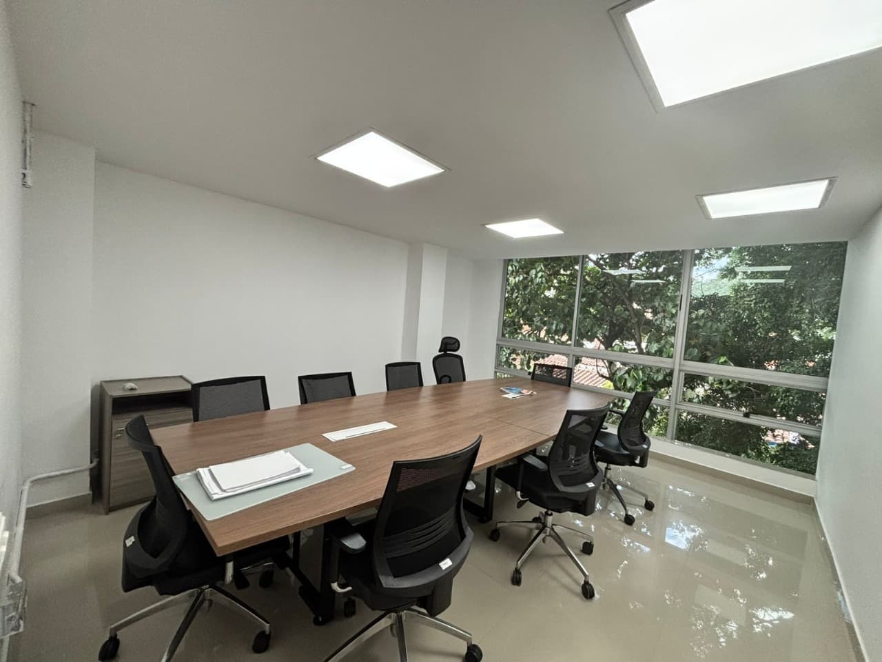 Oficina en arriendo en Suramericana, Laureles, Medellín — foto 5 de 9