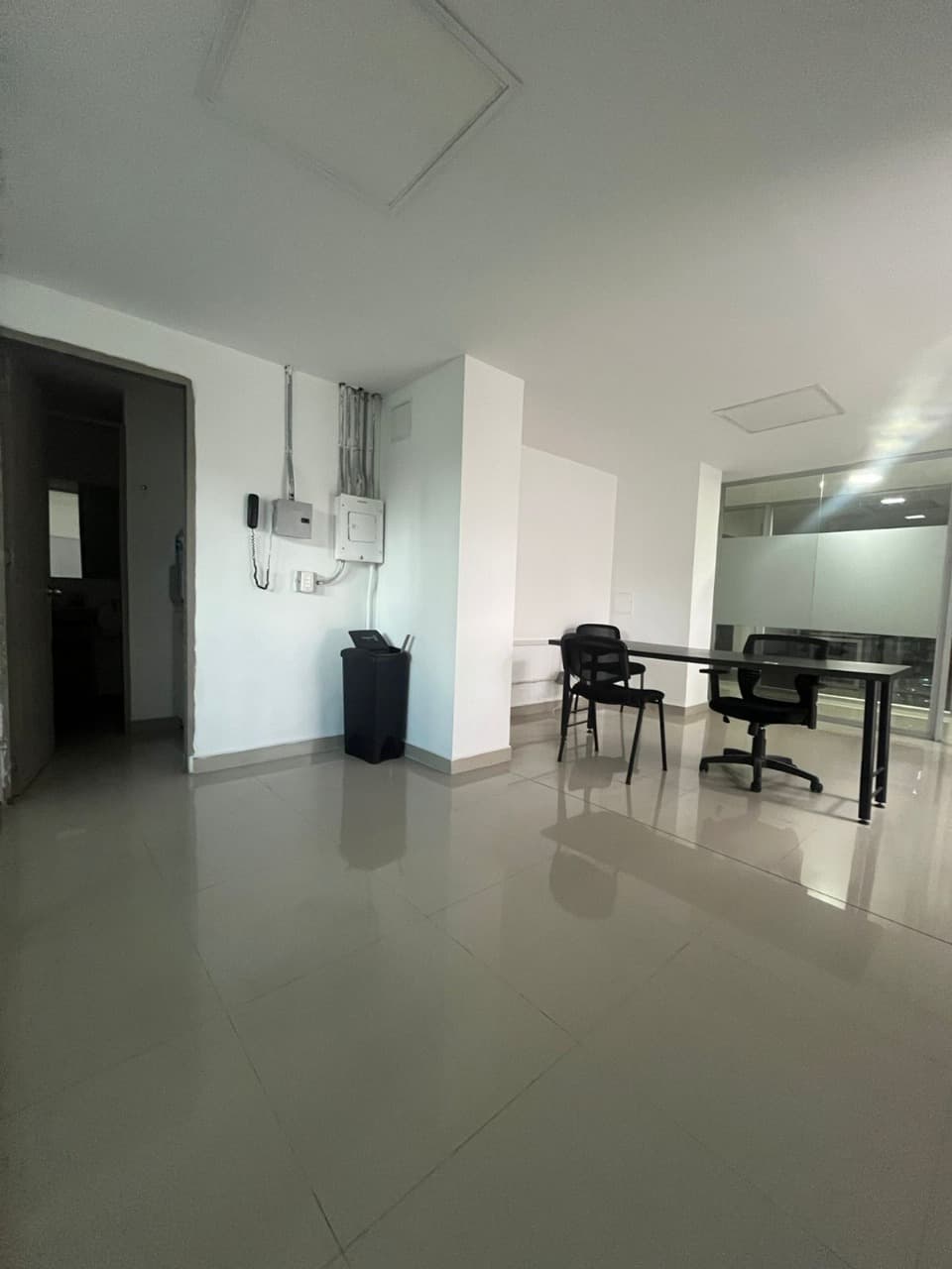 Oficina en arriendo en Suramericana, Laureles, Medellín — foto 2 de 9