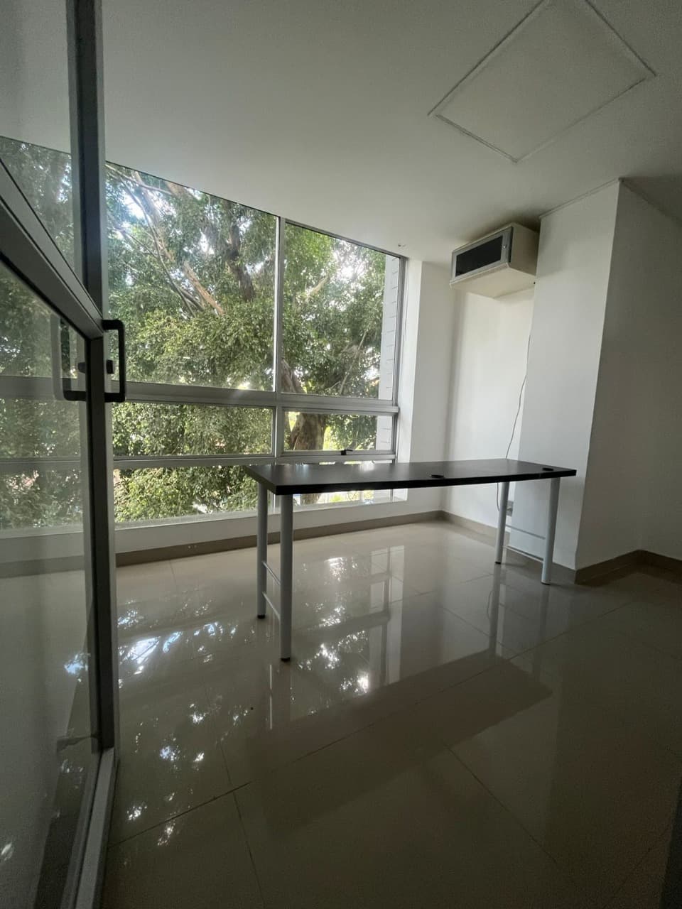 Oficina en arriendo en Suramericana, Laureles, Medellín — foto 4 de 9