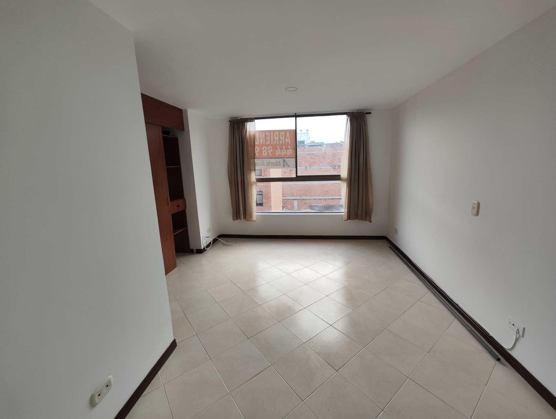 Apartaestudio en arriendo en La Floresta, La America, Medellín — foto 1 de 15