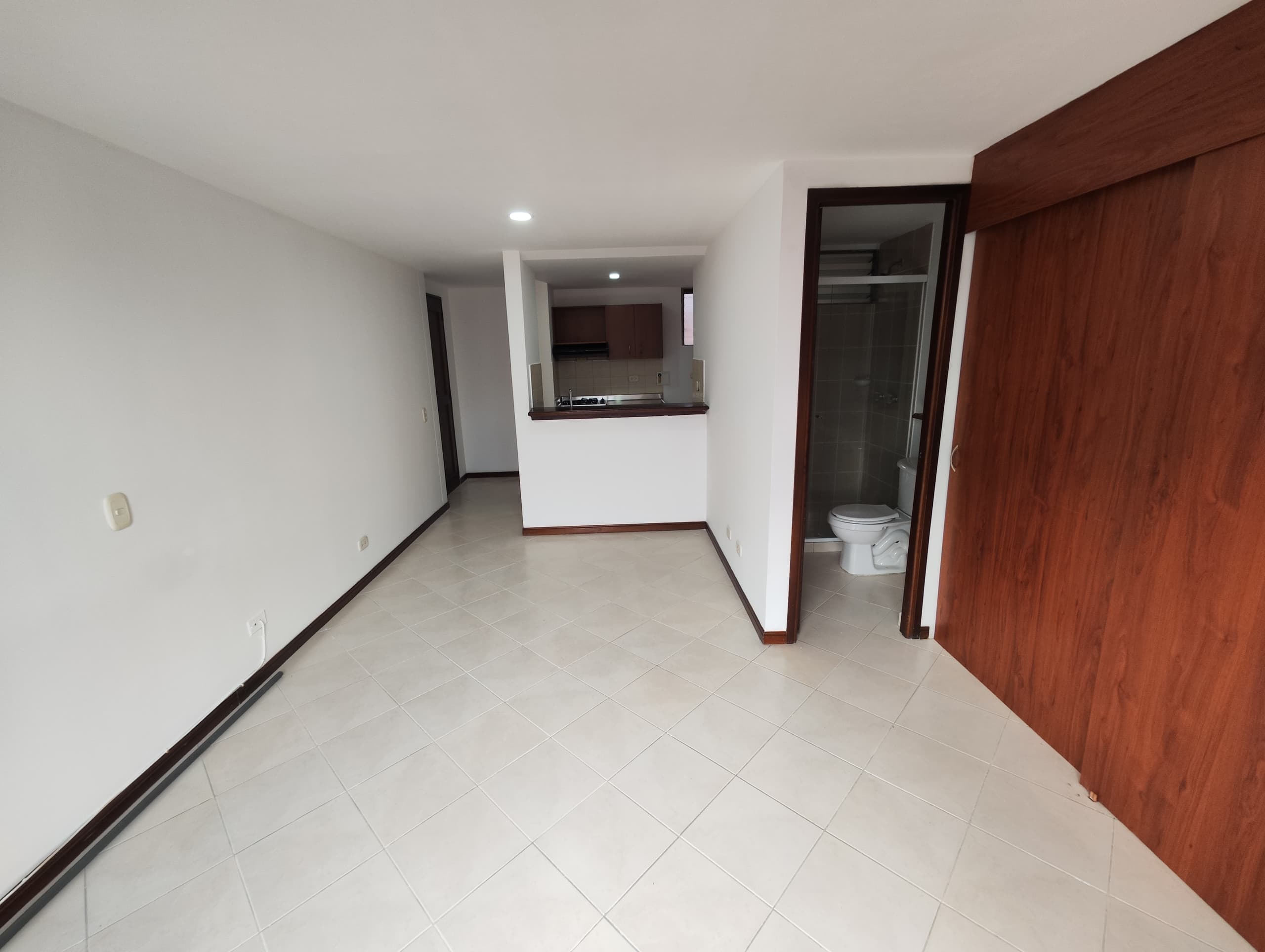 Apartaestudio en arriendo en La Floresta, La America, Medellín — foto 2 de 15