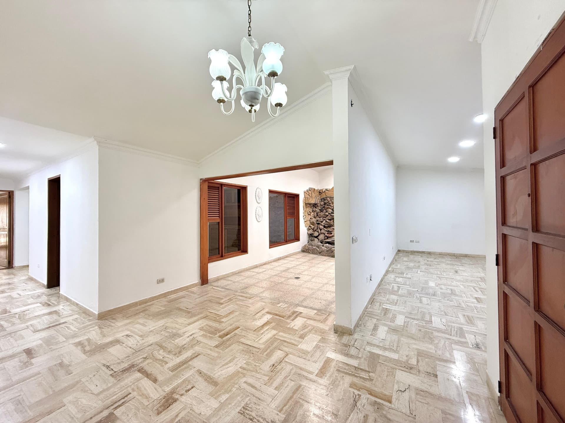 Casa Comercial en arriendo en Álamos, Terminal, Pereira — foto 1 de 20