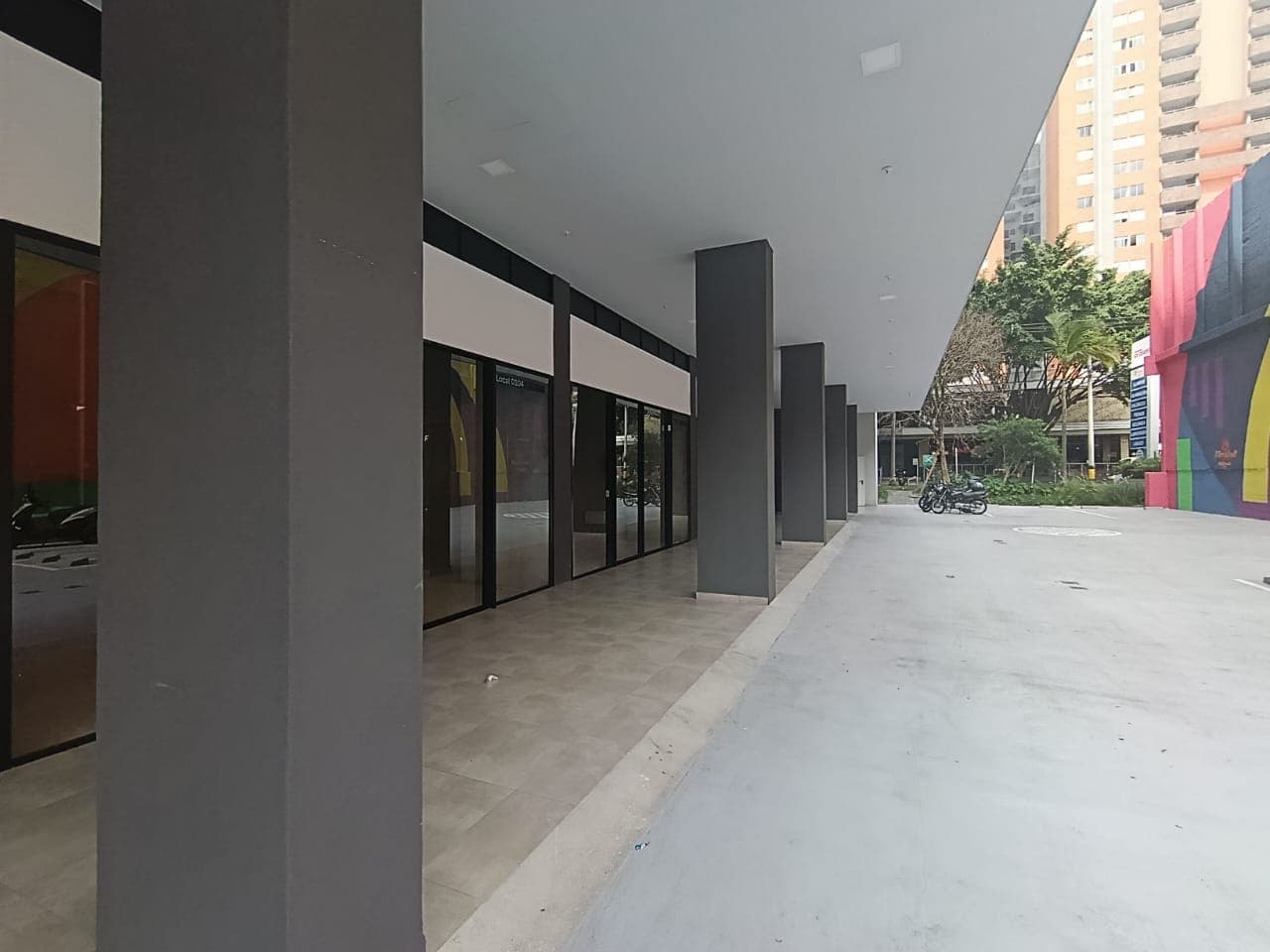 Local en arriendo en Los Colores, Laureles, Medellín — foto 3 de 12