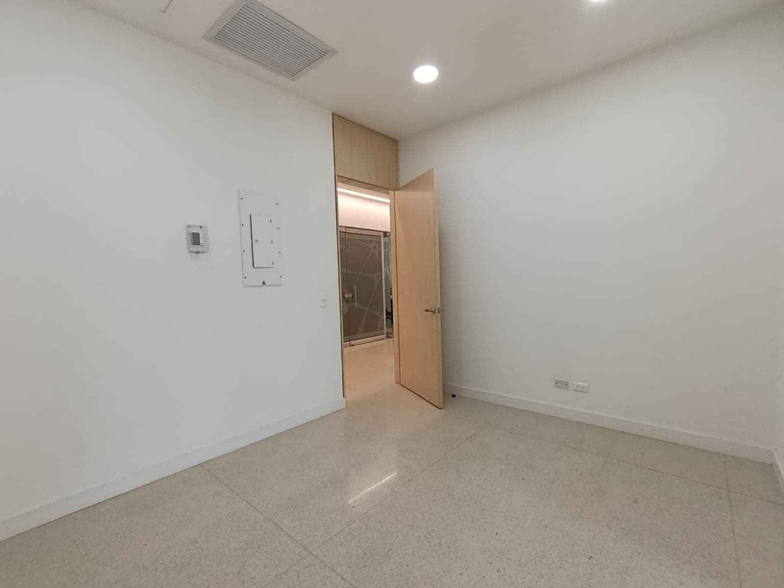 Consultorio en arriendo en Niquia, Bello — foto 1 de 16