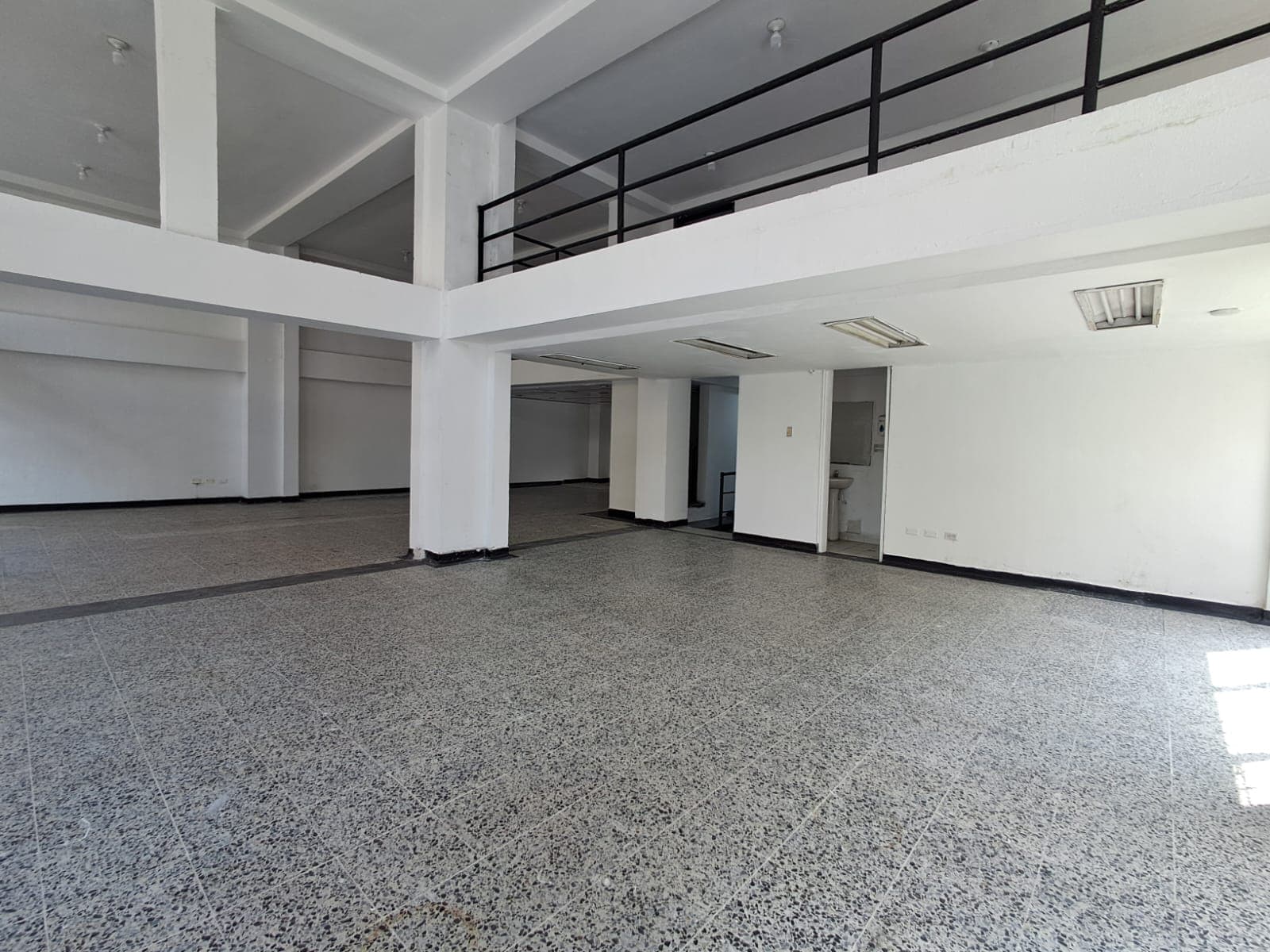Local en arriendo en Centro, Pereira — foto 1 de 10