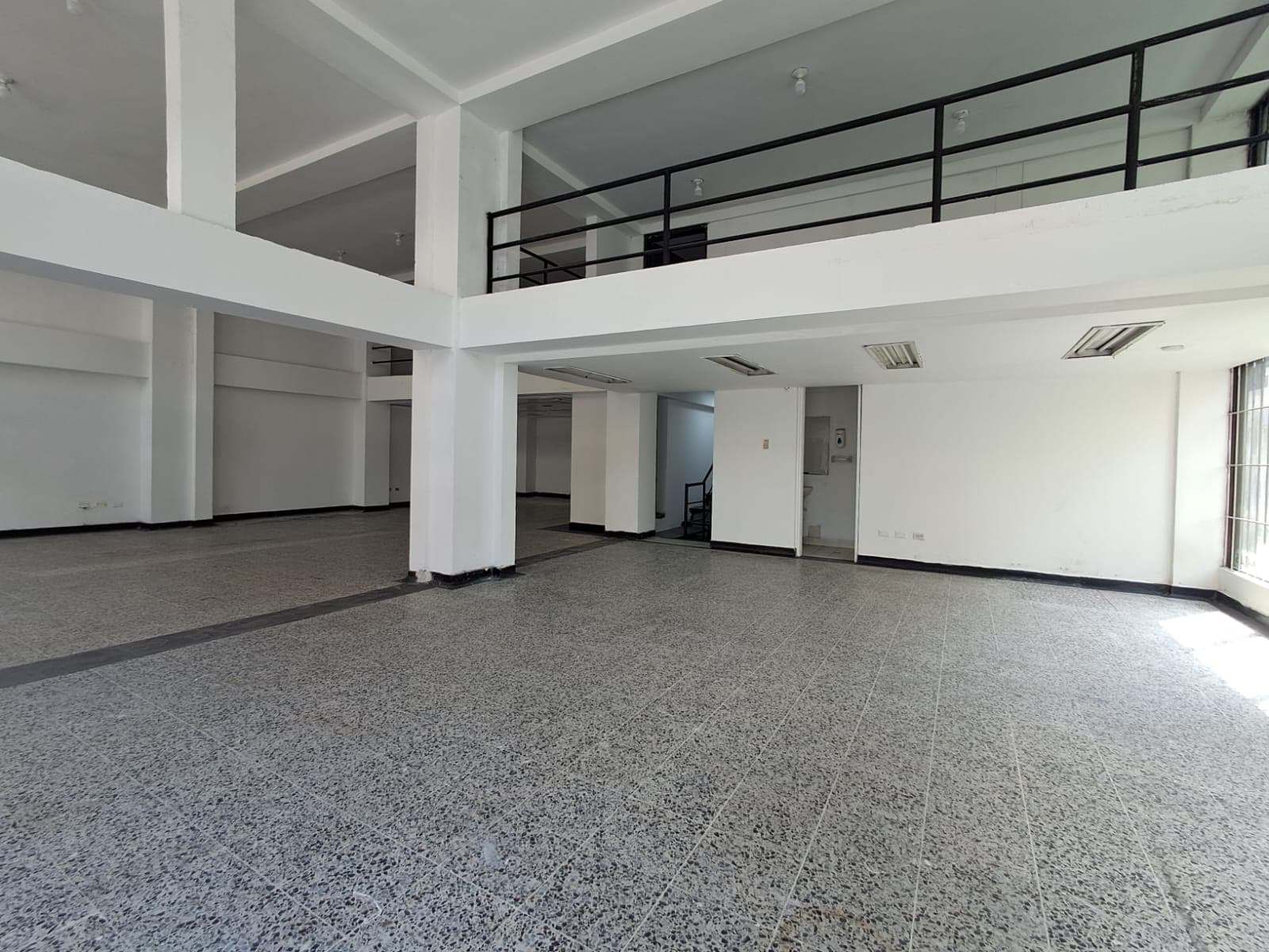 Local en arriendo en Centro, Pereira — foto 2 de 10