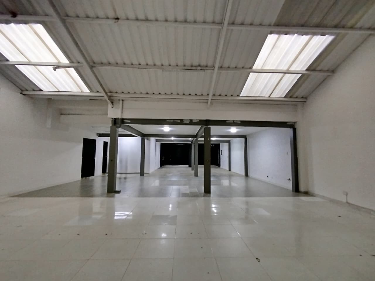 Local en arriendo en Quinta Paredes, Teusaquillo, Bogotá, D.c. — foto 3 de 16