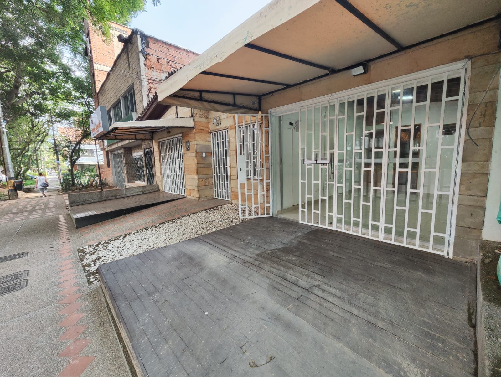 Local en arriendo en El Nogal Los Almendros, Belen, Medellín — foto 2 de 8