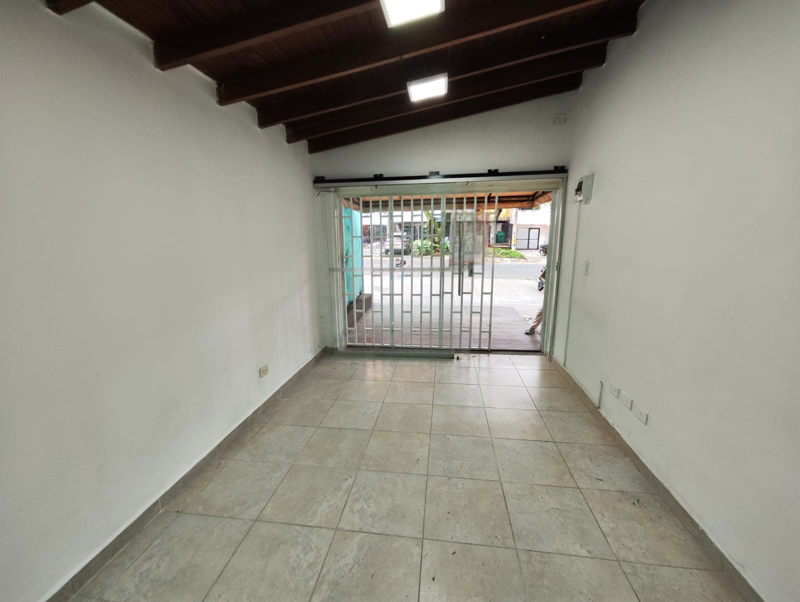 Local en arriendo en El Nogal Los Almendros, Belen, Medellín — foto 4 de 8