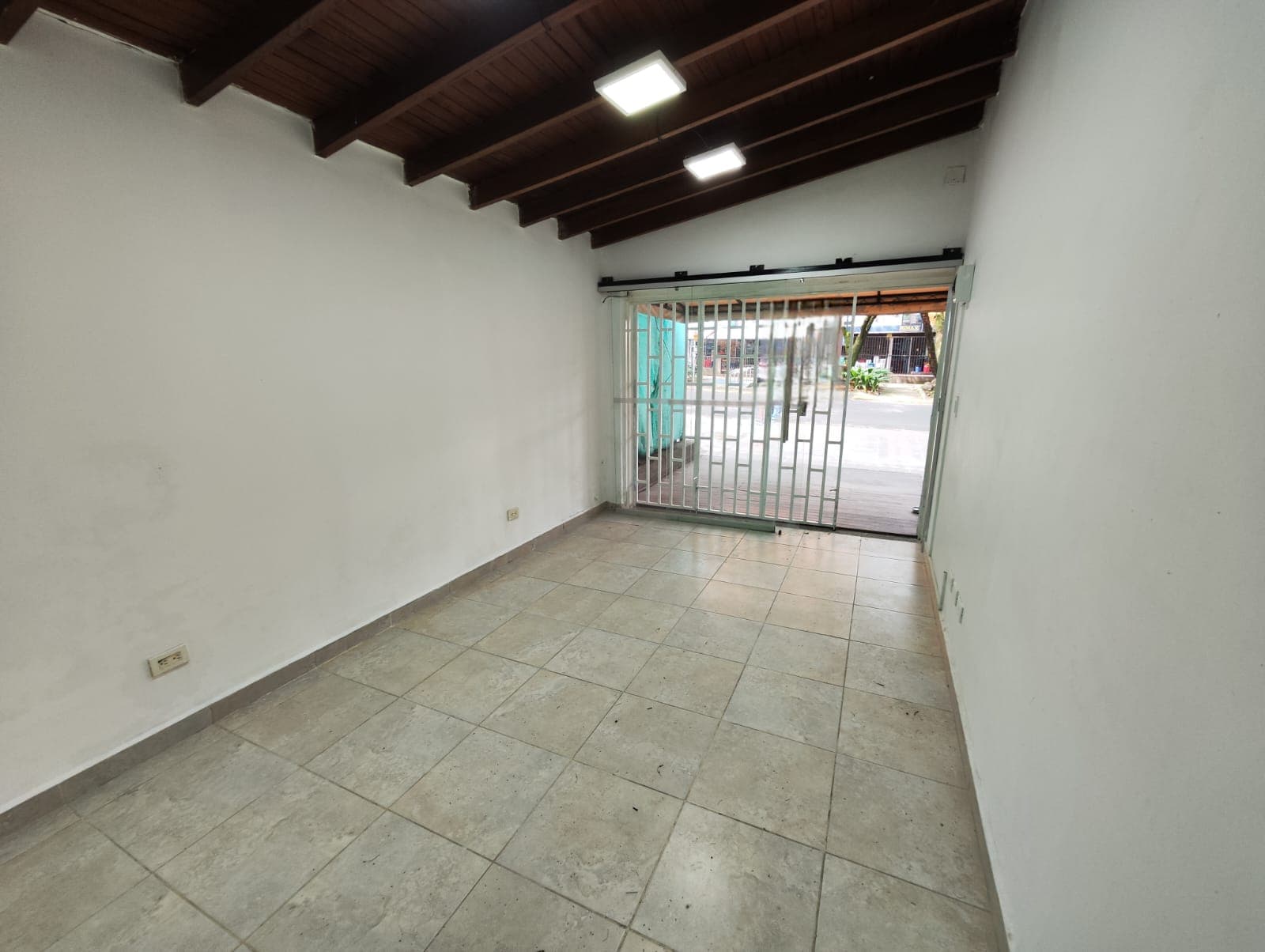 Local en arriendo en El Nogal Los Almendros, Belen, Medellín — foto 5 de 8
