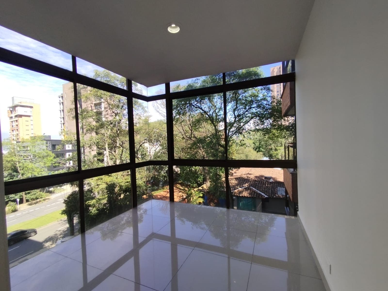 Apartamento en arriendo en Loma De Los Parra, El Poblado, Medellín — foto 2 de 20