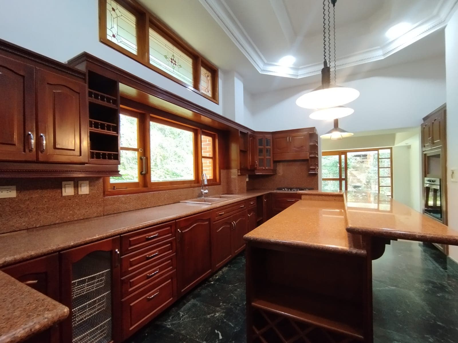 Casa Vivienda en arriendo en La Calera, El Poblado, Medellín — foto 5 de 20