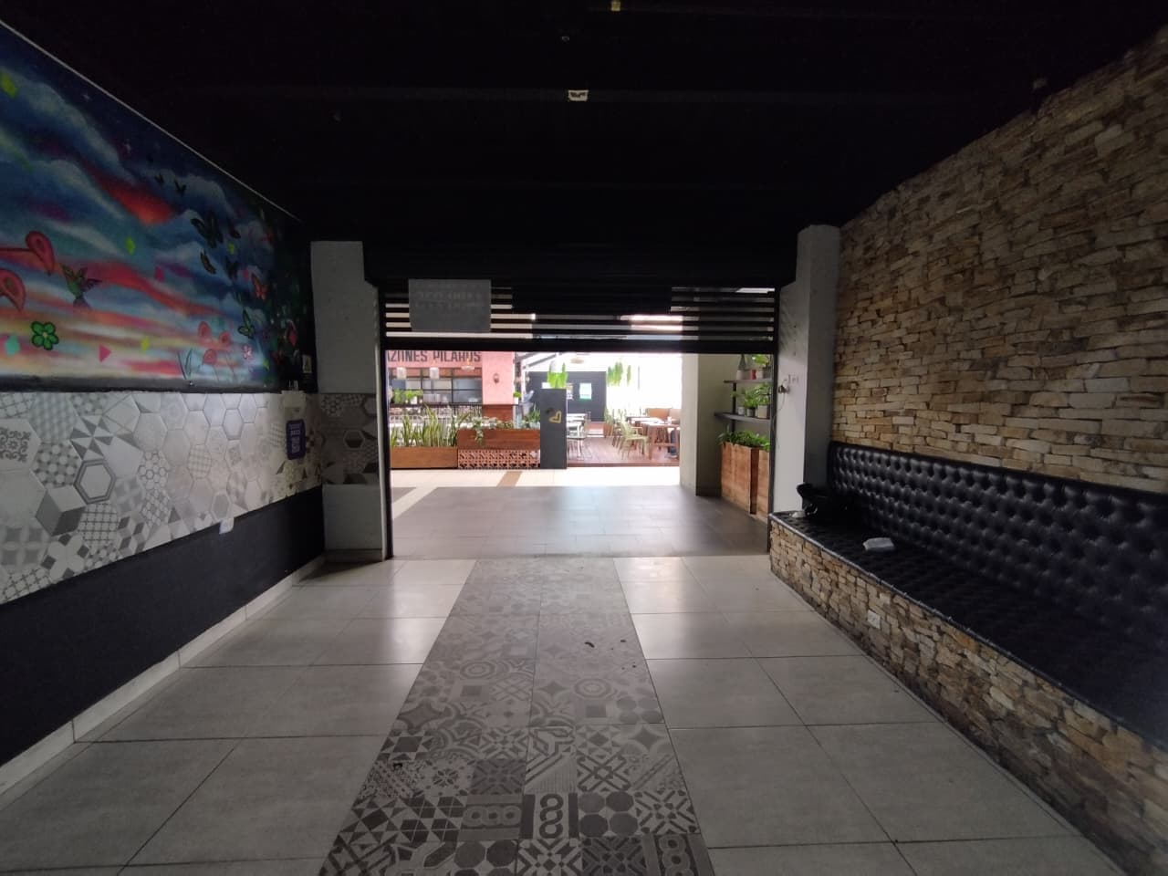 Local en arriendo en Castropol, El Poblado, Medellín — foto 5 de 14