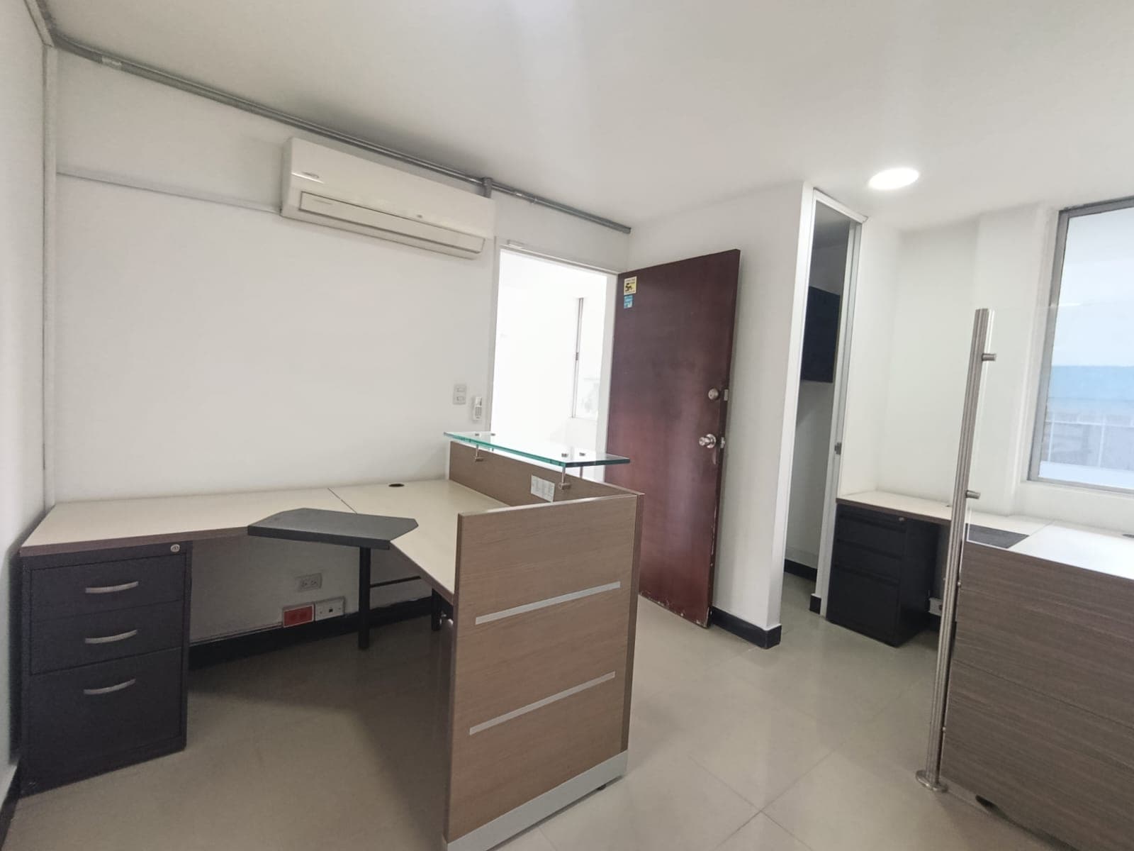 Oficina en arriendo en Suramericana, Laureles, Medellín — foto 3 de 13