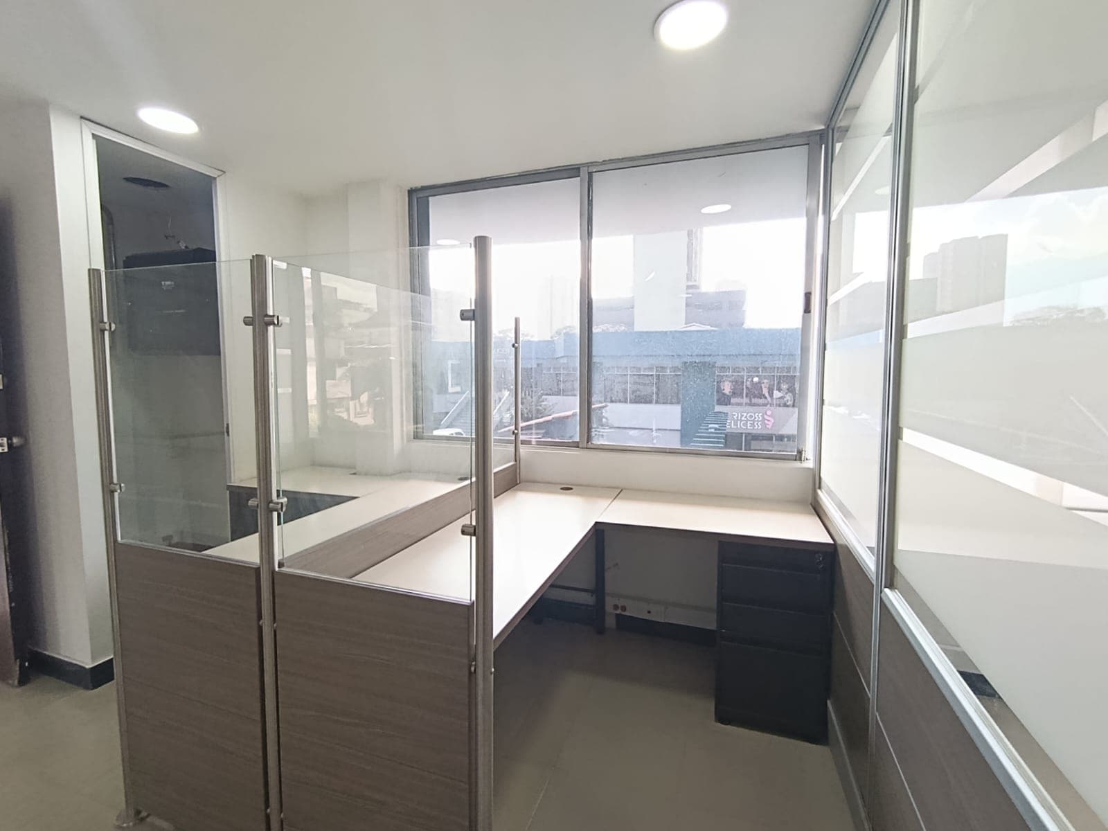 Oficina en arriendo en Suramericana, Laureles, Medellín — foto 4 de 13