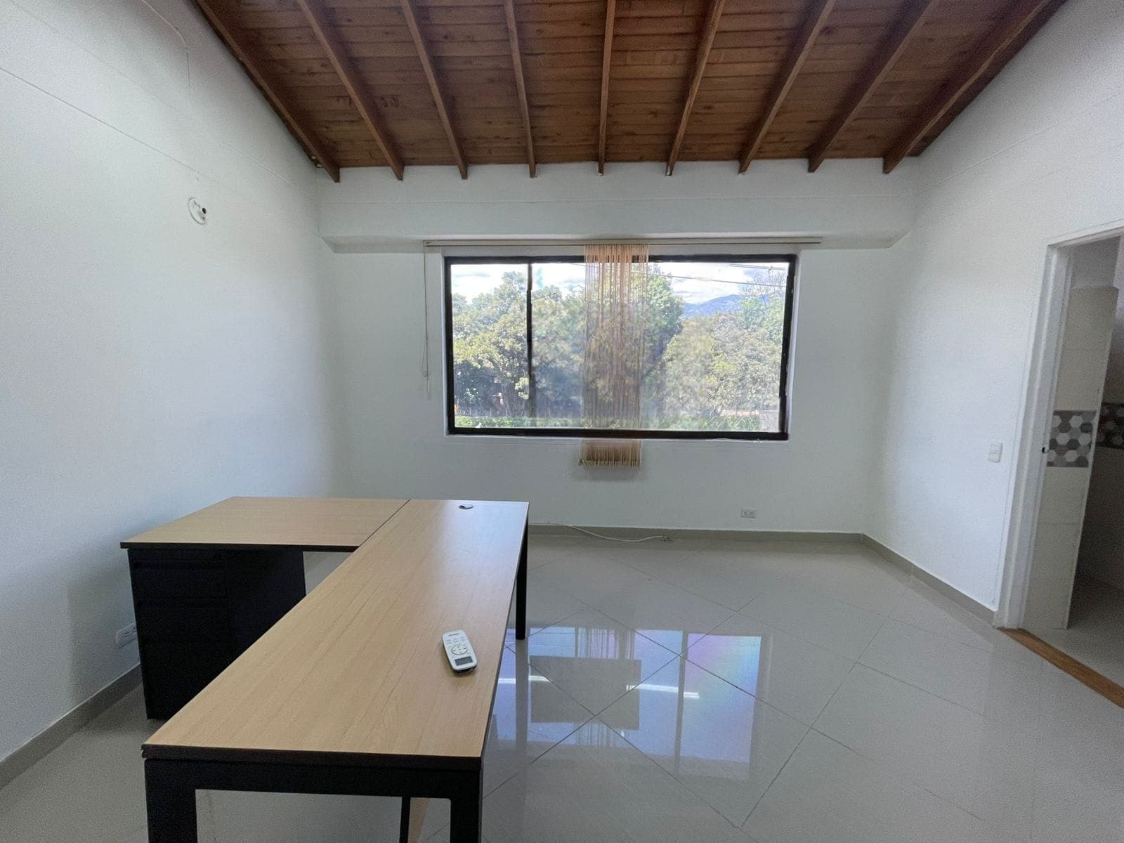 Oficina en arriendo en Laureles, Medellín — foto 1 de 11