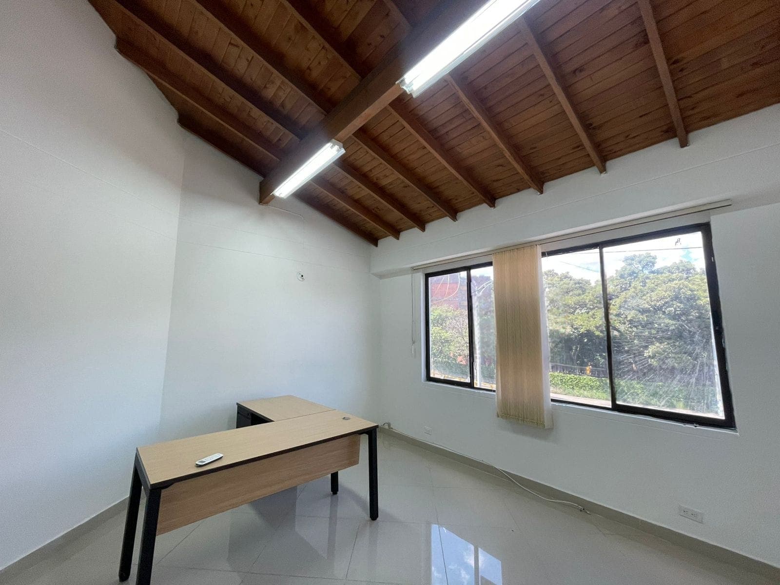 Oficina en arriendo en Laureles, Medellín — foto 4 de 11