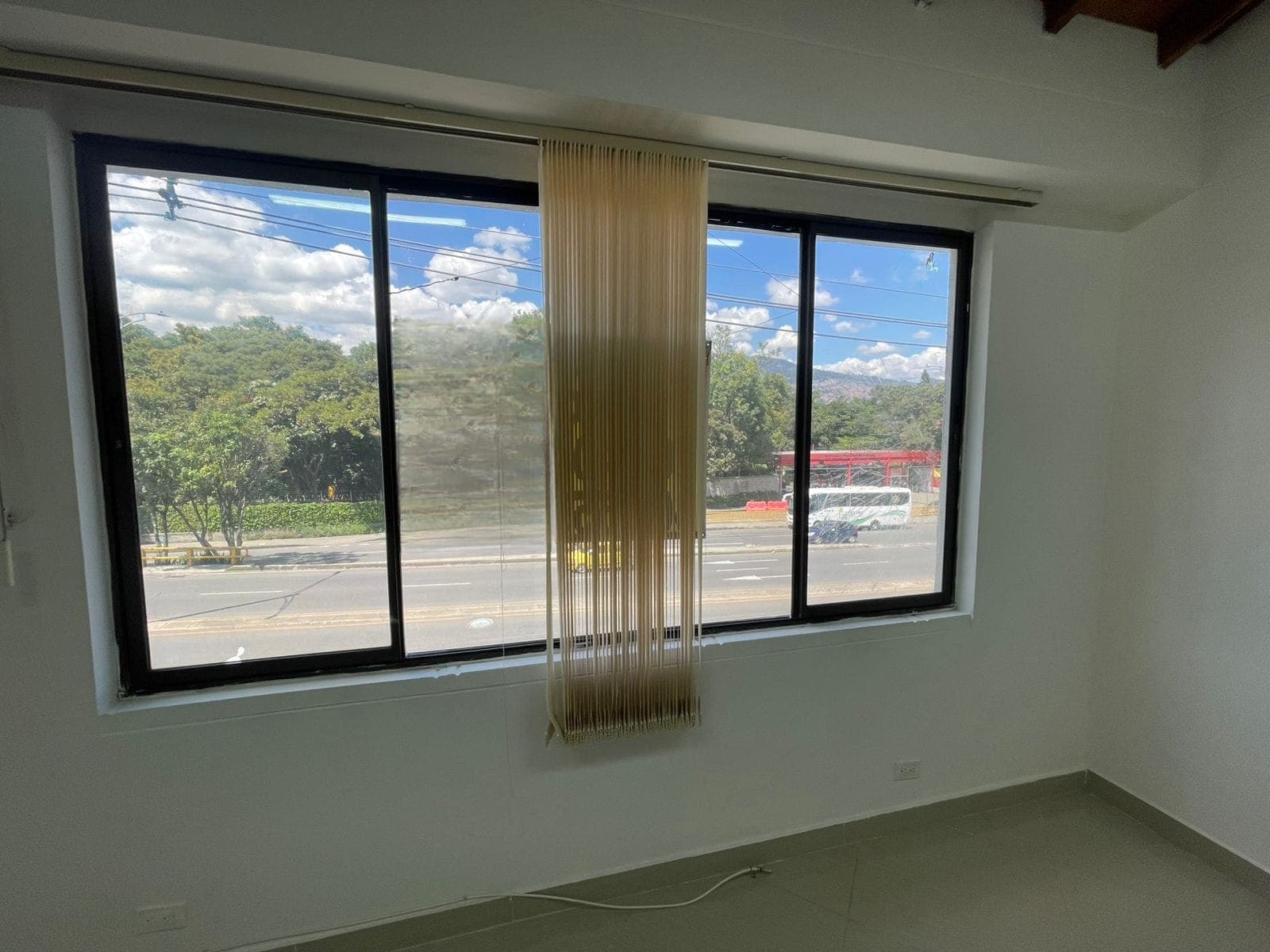 Oficina en arriendo en Laureles, Medellín — foto 5 de 11