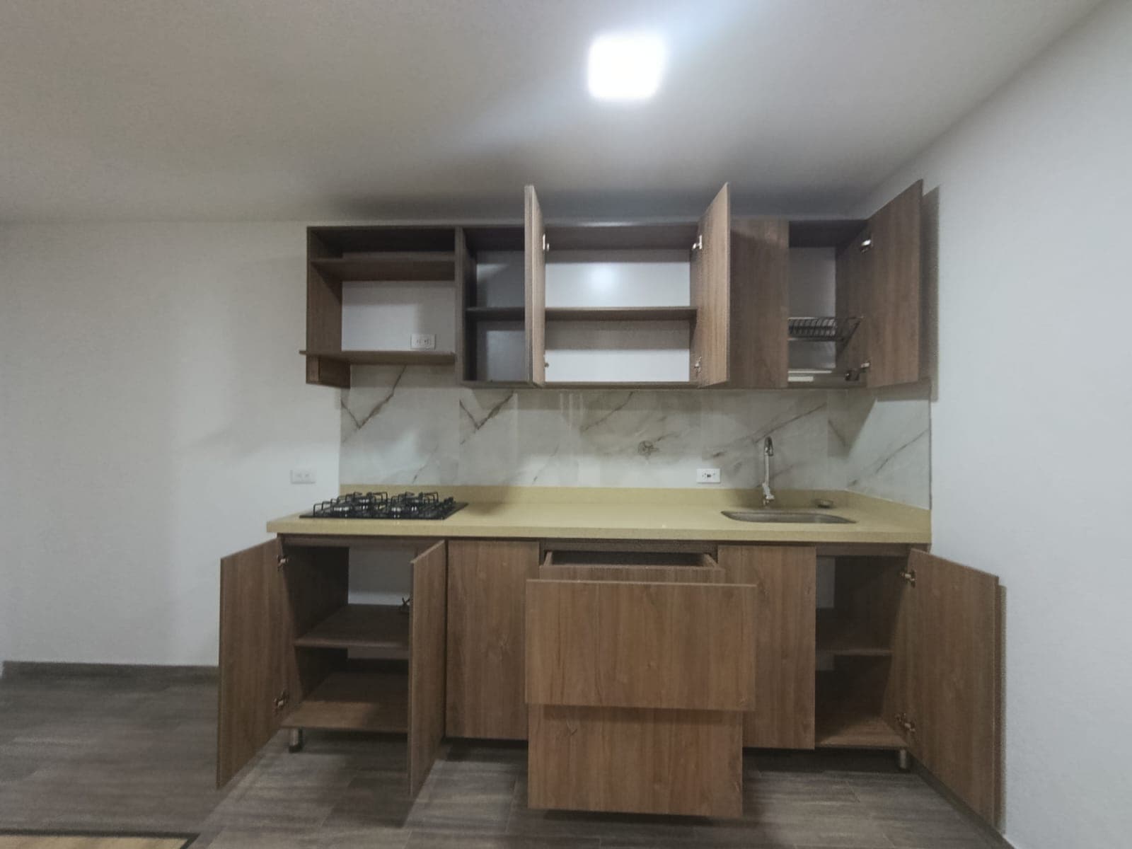 Apartamento en arriendo en La Católica, Rionegro — foto 1 de 14