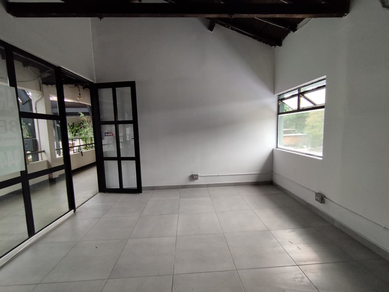 Local en arriendo en El Poblado, Medellín — foto 5 de 8