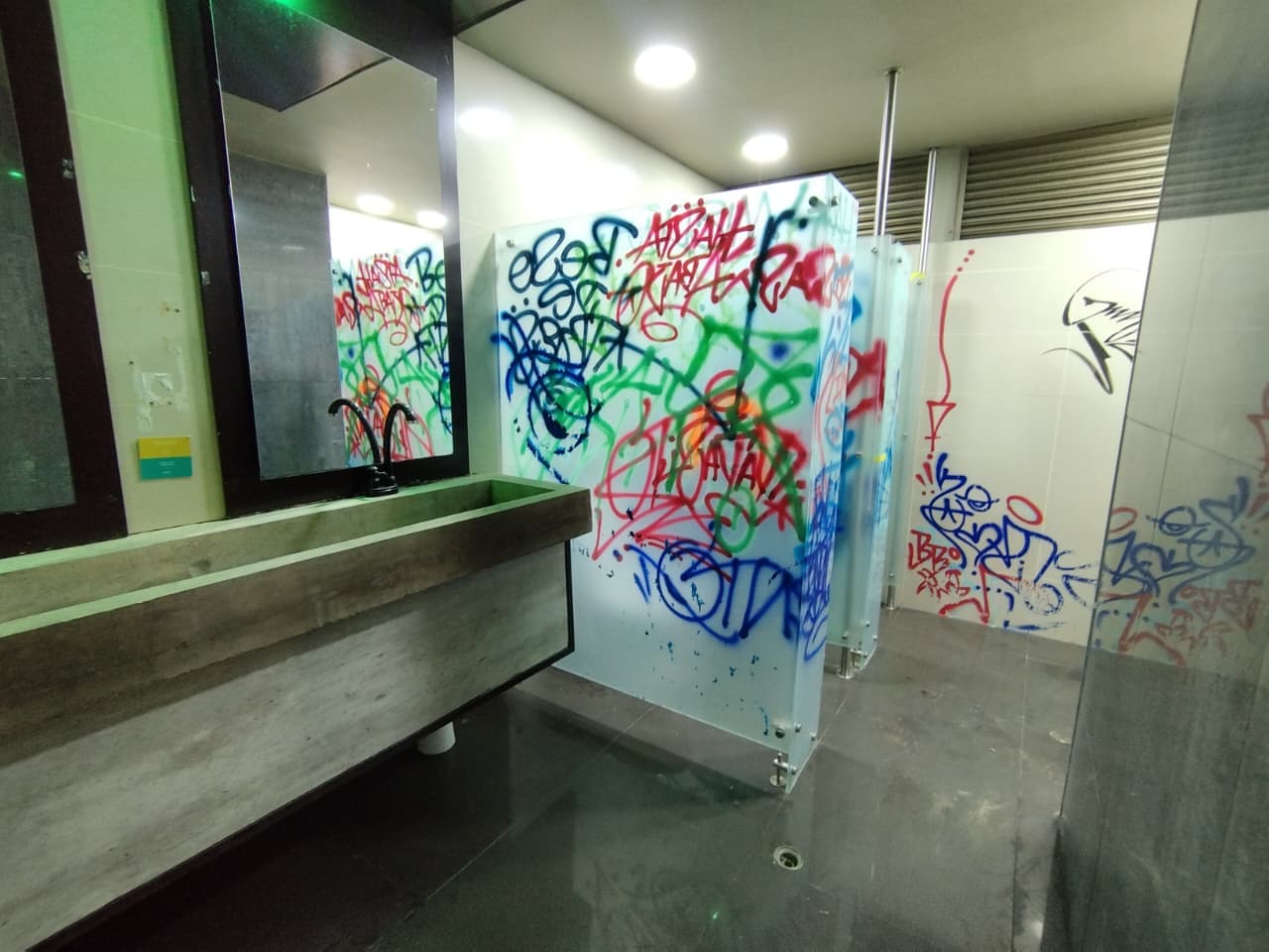 Local en arriendo en El Poblado, Medellín — foto 5 de 8