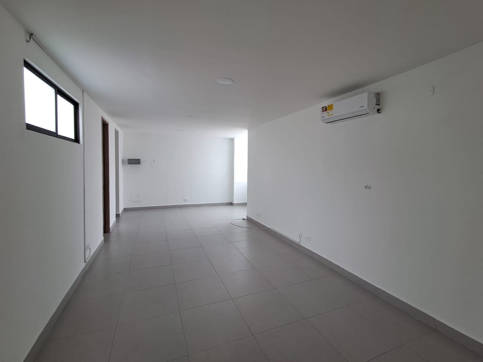 Oficina en arriendo en Parque De, Envigado — foto 1 de 8