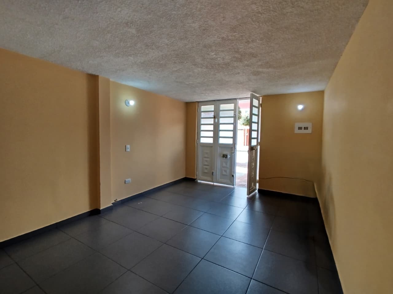 Local en arriendo en Los Angeles, Engativa, Bogotá, D.c. — foto 1 de 8