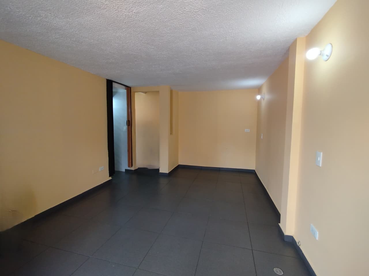 Local en arriendo en Los Angeles, Engativa, Bogotá, D.c. — foto 3 de 8