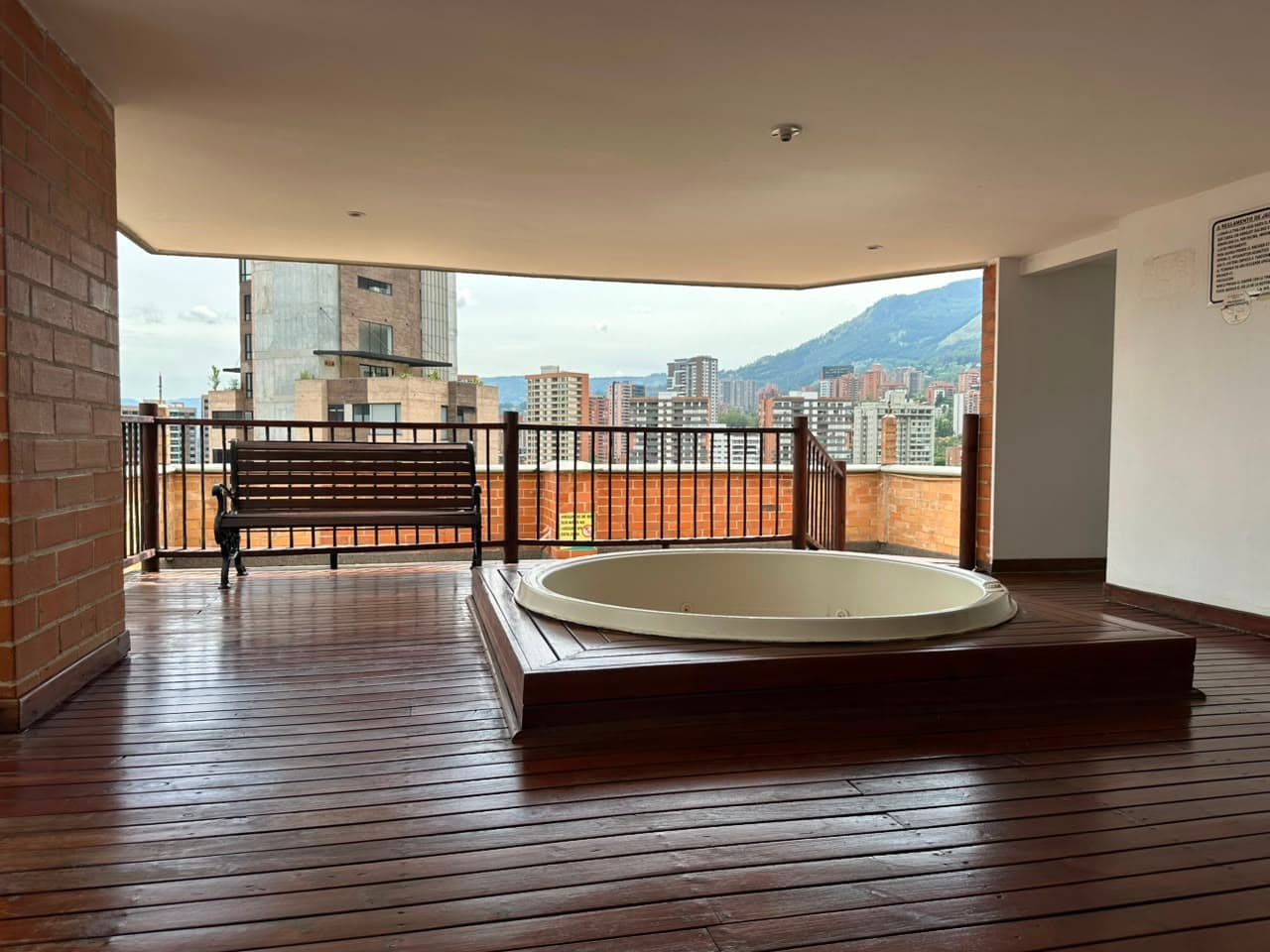 Apartamento en arriendo en San Lucas, El Poblado, Medellín — foto 1 de 20