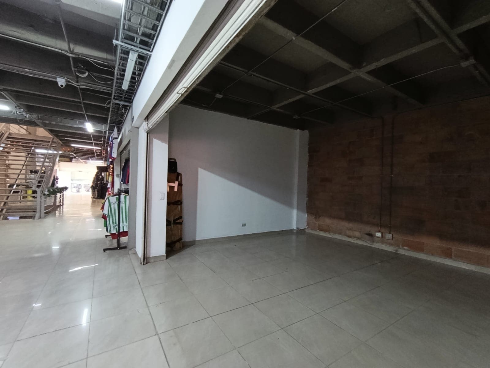Local en arriendo en La Candelaria, Centro, Medellín — foto 5 de 10