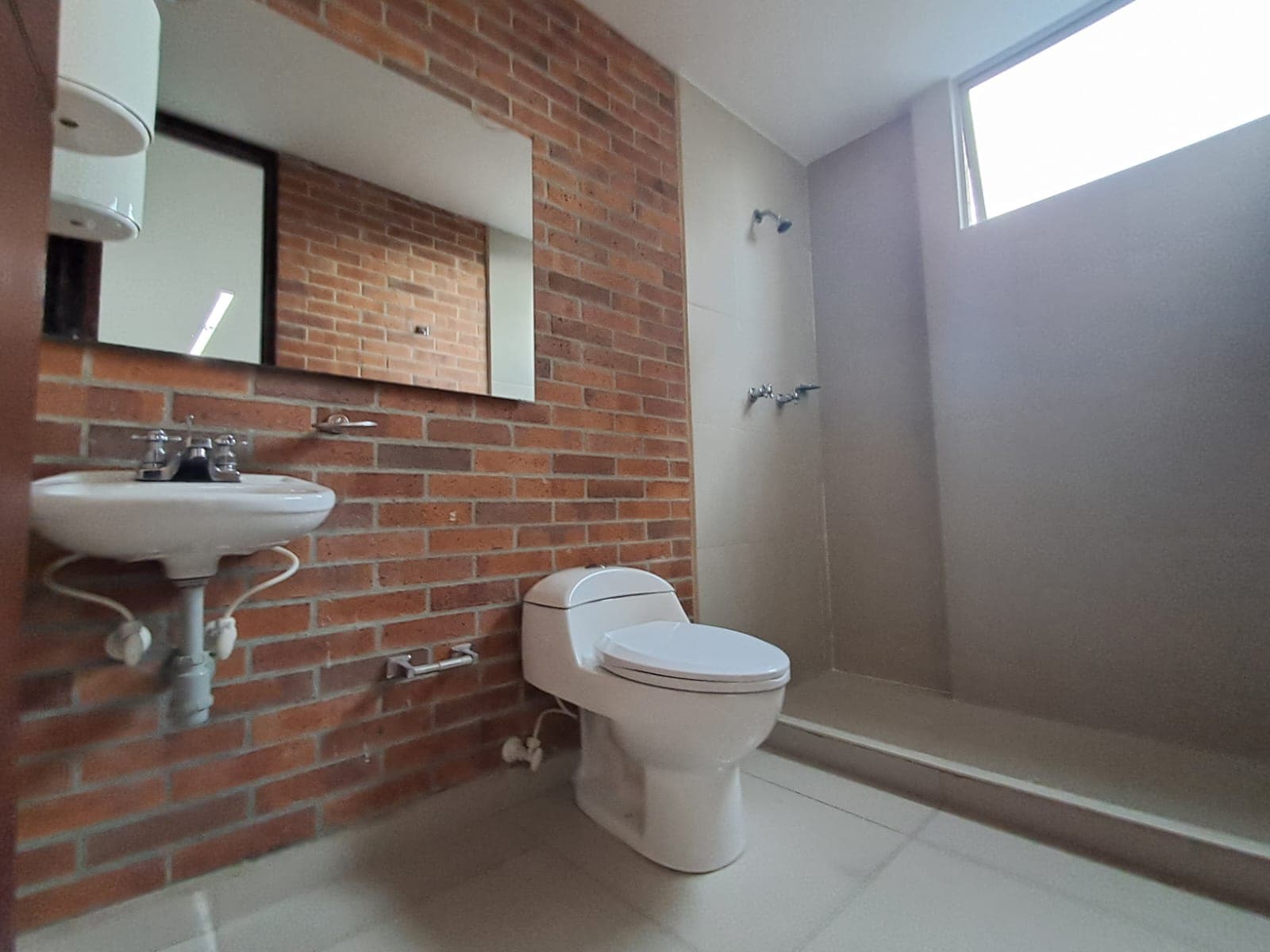 Oficina en arriendo en Loma De San Julián, El Poblado, Medellín — foto 3 de 15
