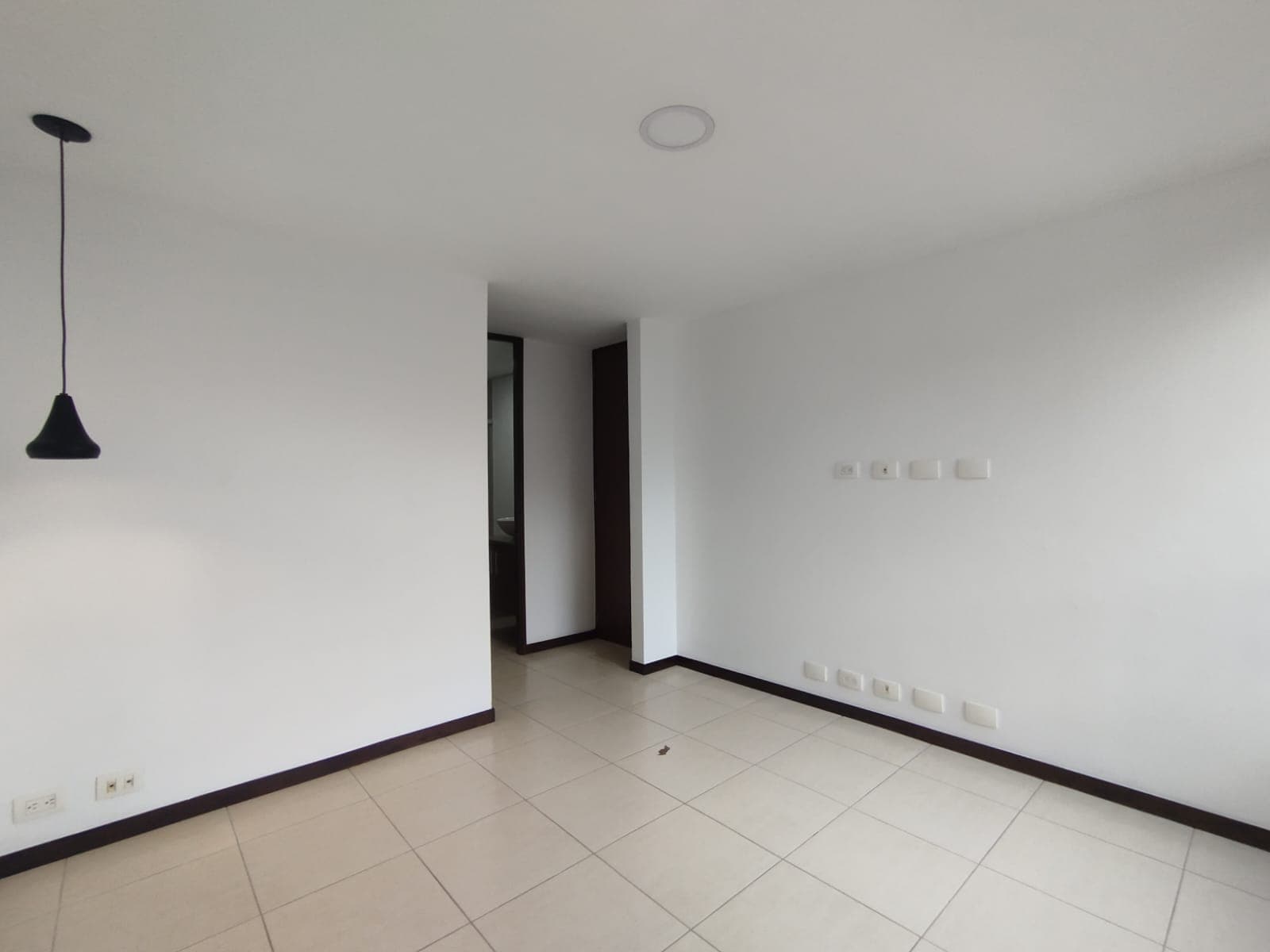 Apartamento en arriendo en La Asomadera, El Poblado, Medellín — foto 3 de 20